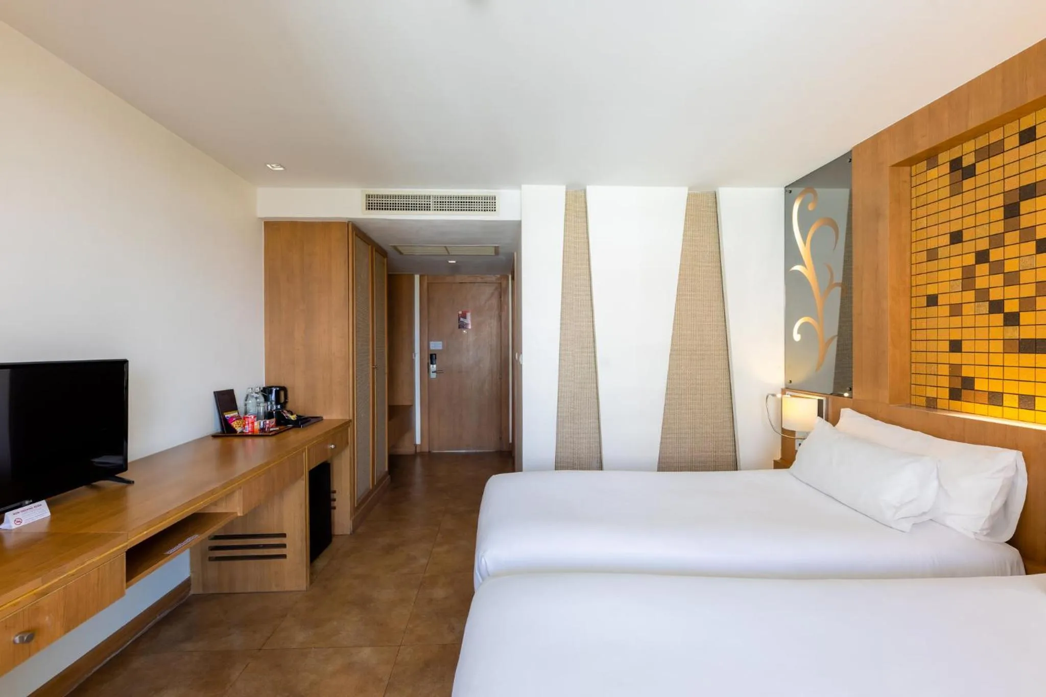 Photo of the whole room, Bed in Centara Nova Hotel Pattaya