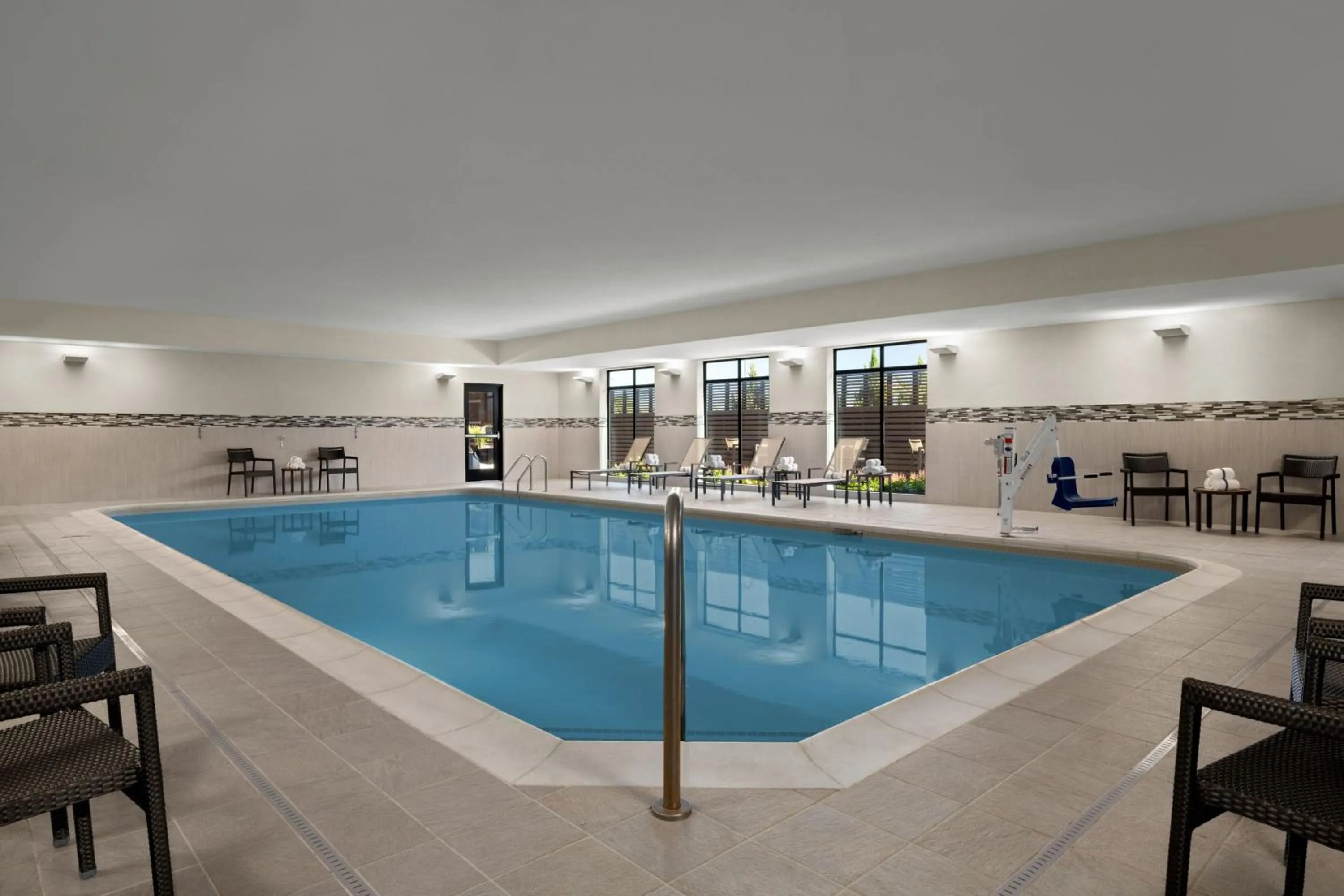 Swimming pool in Courtyard by Marriott Omaha East/Council Bluffs, IA