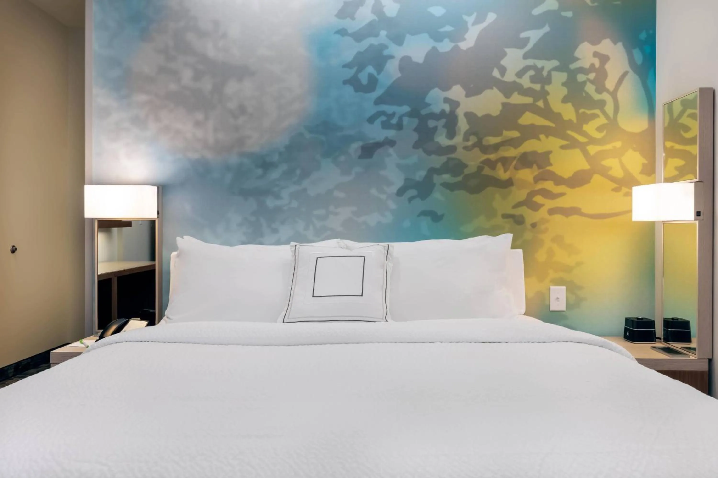 Photo of the whole room, Bed in Courtyard by Marriott Savannah Airport