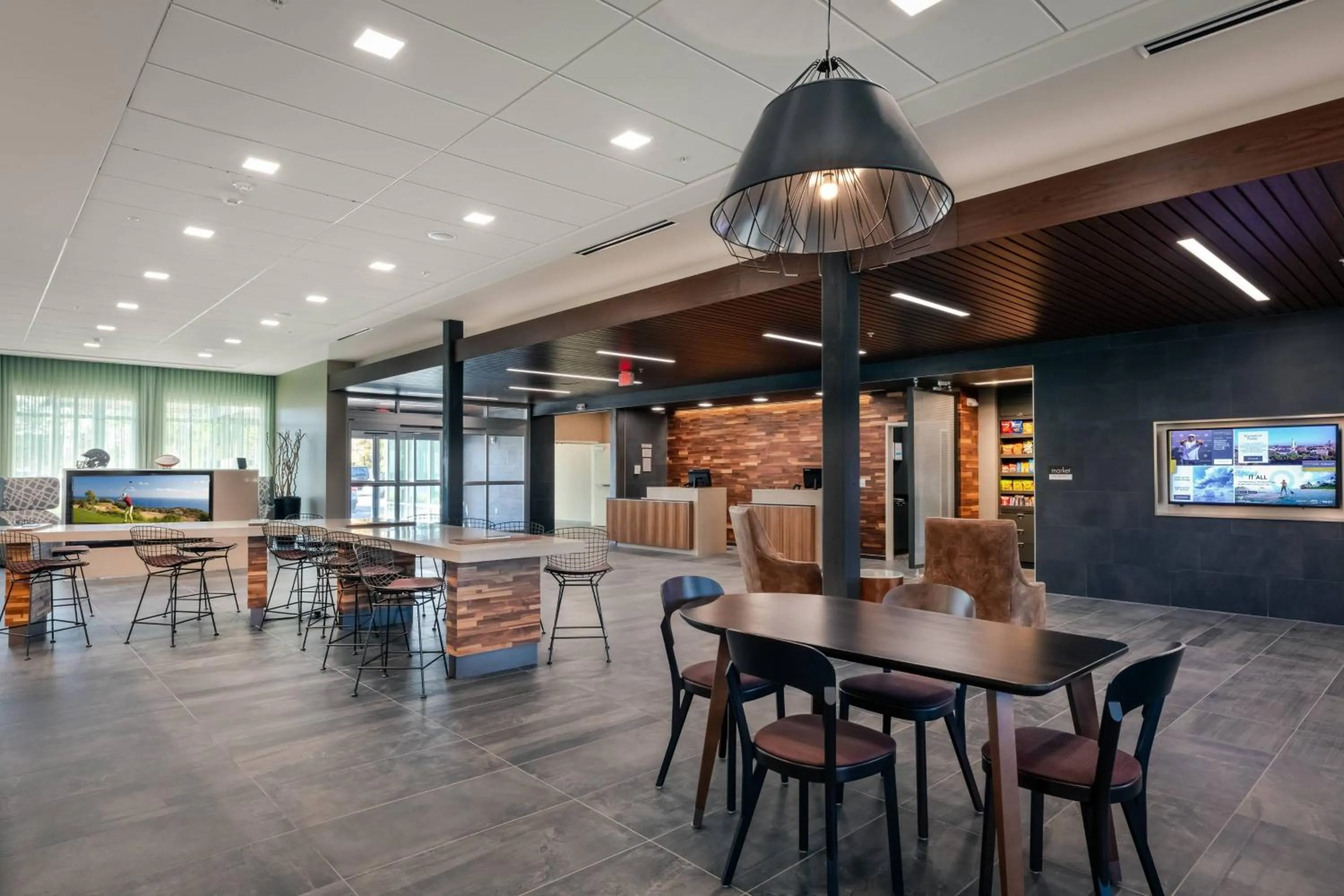 Lobby or reception in Courtyard by Marriott Savannah Airport