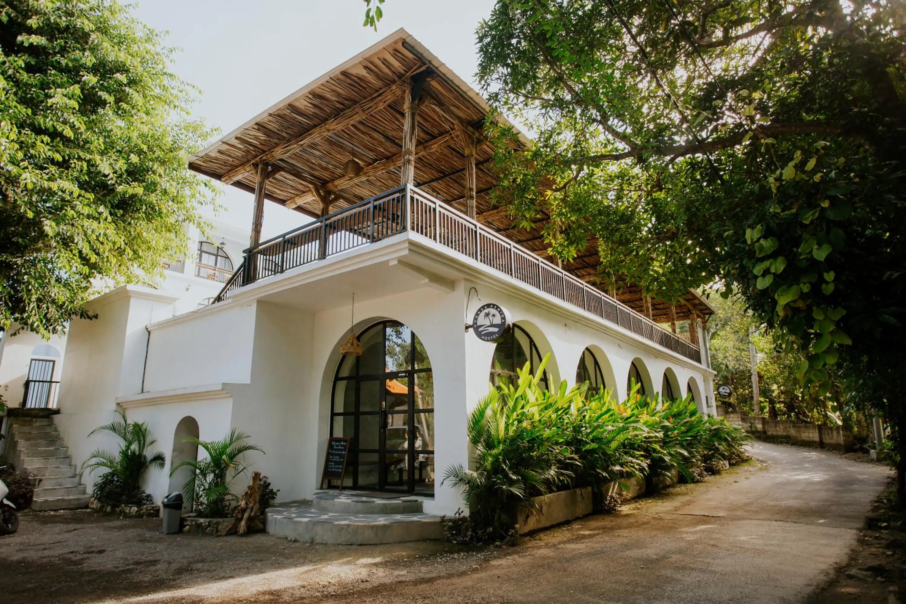 Property building in Nuansa Penida Hostel