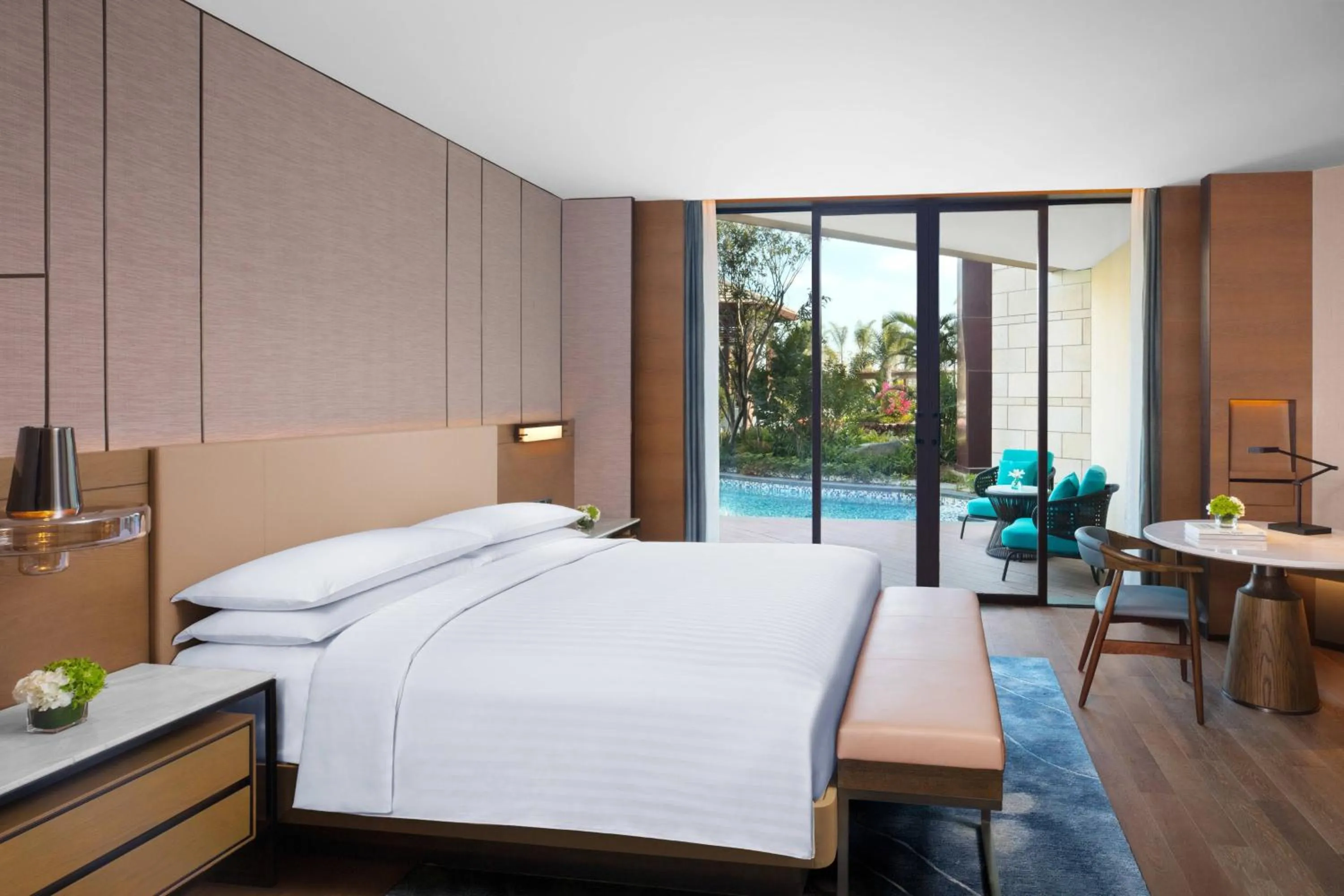 Photo of the whole room, Bed in Xiamen Marriott Hotel & Conference Centre