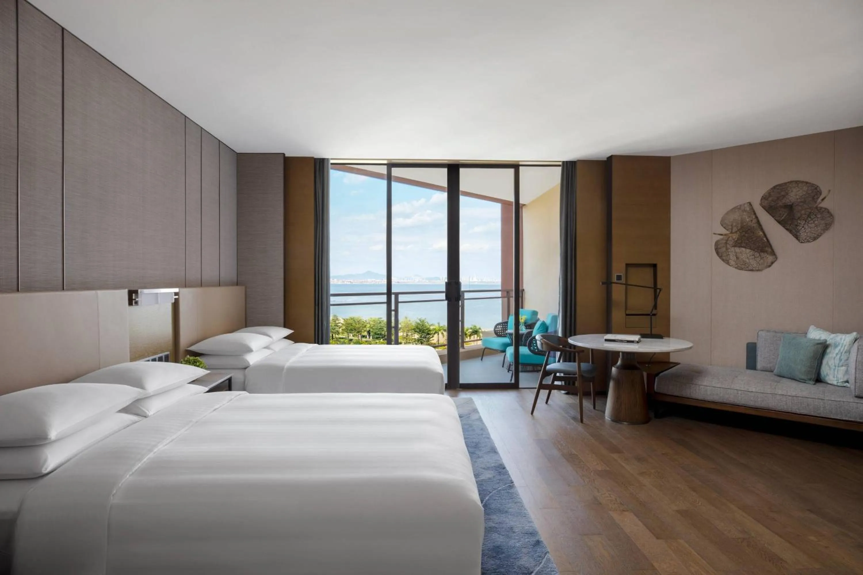 Photo of the whole room, Bed in Xiamen Marriott Hotel & Conference Centre