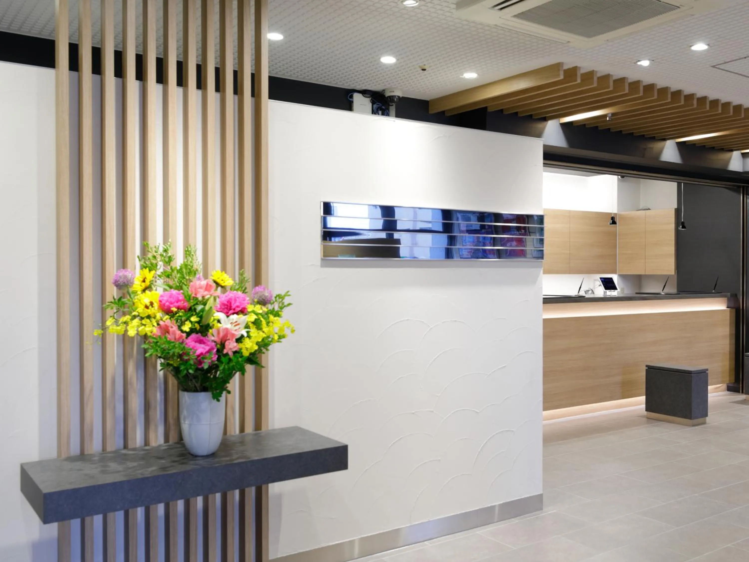 Communal lounge/ TV room in Tokyo Inn