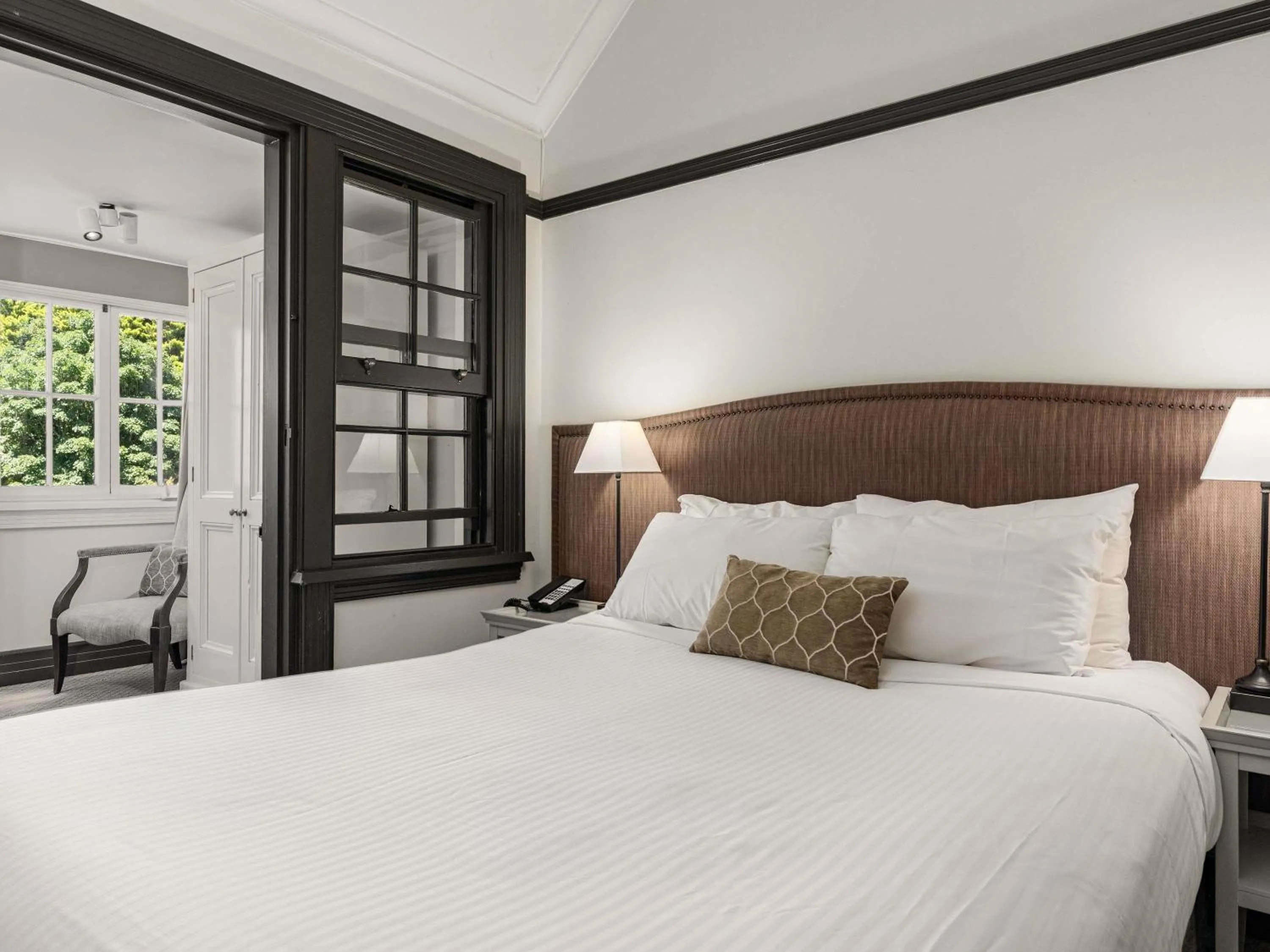 Bedroom, Bed in Peppers Manor House