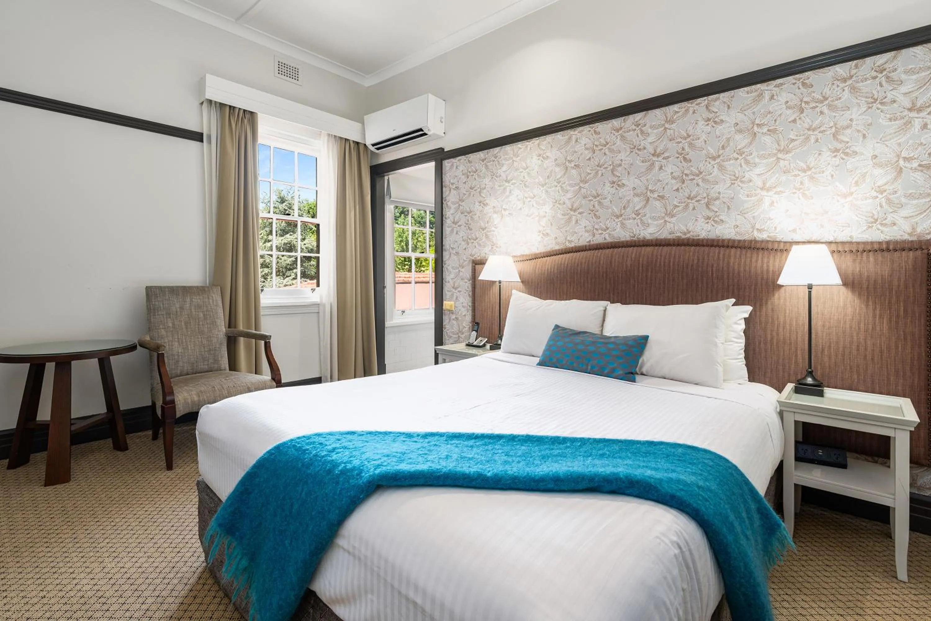 Queen Room in Peppers Manor House