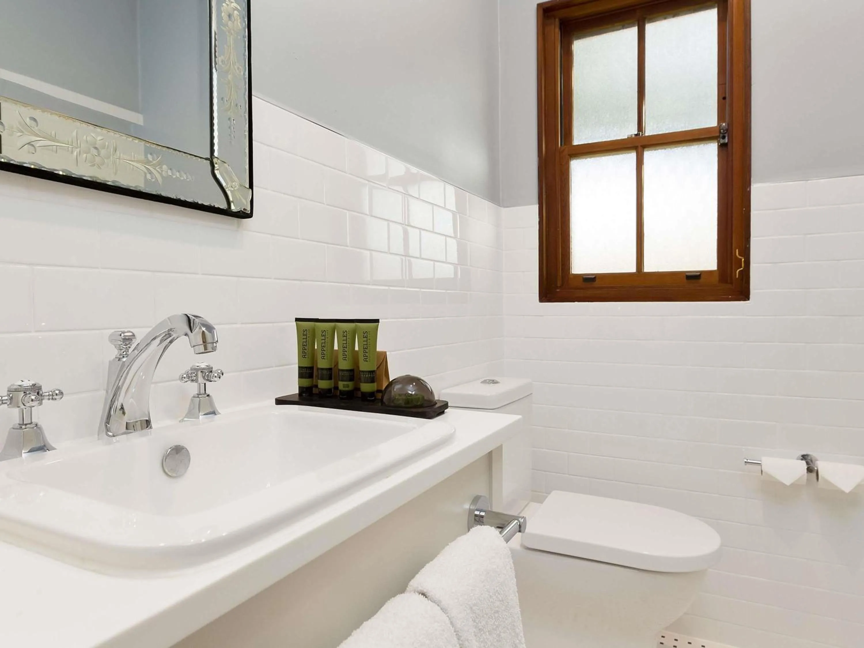 Bedroom in Peppers Manor House