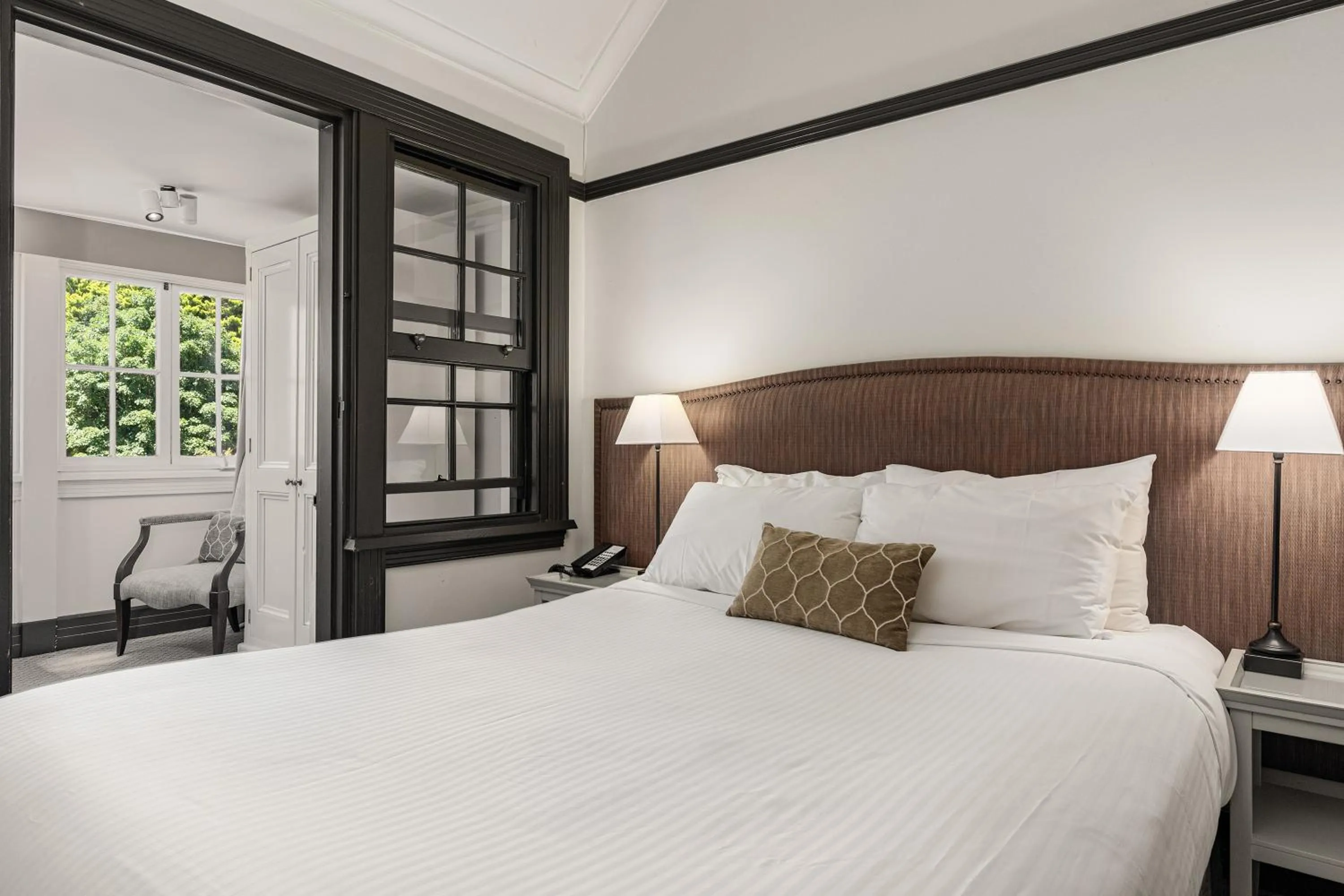 Bedroom, Bed in Peppers Manor House