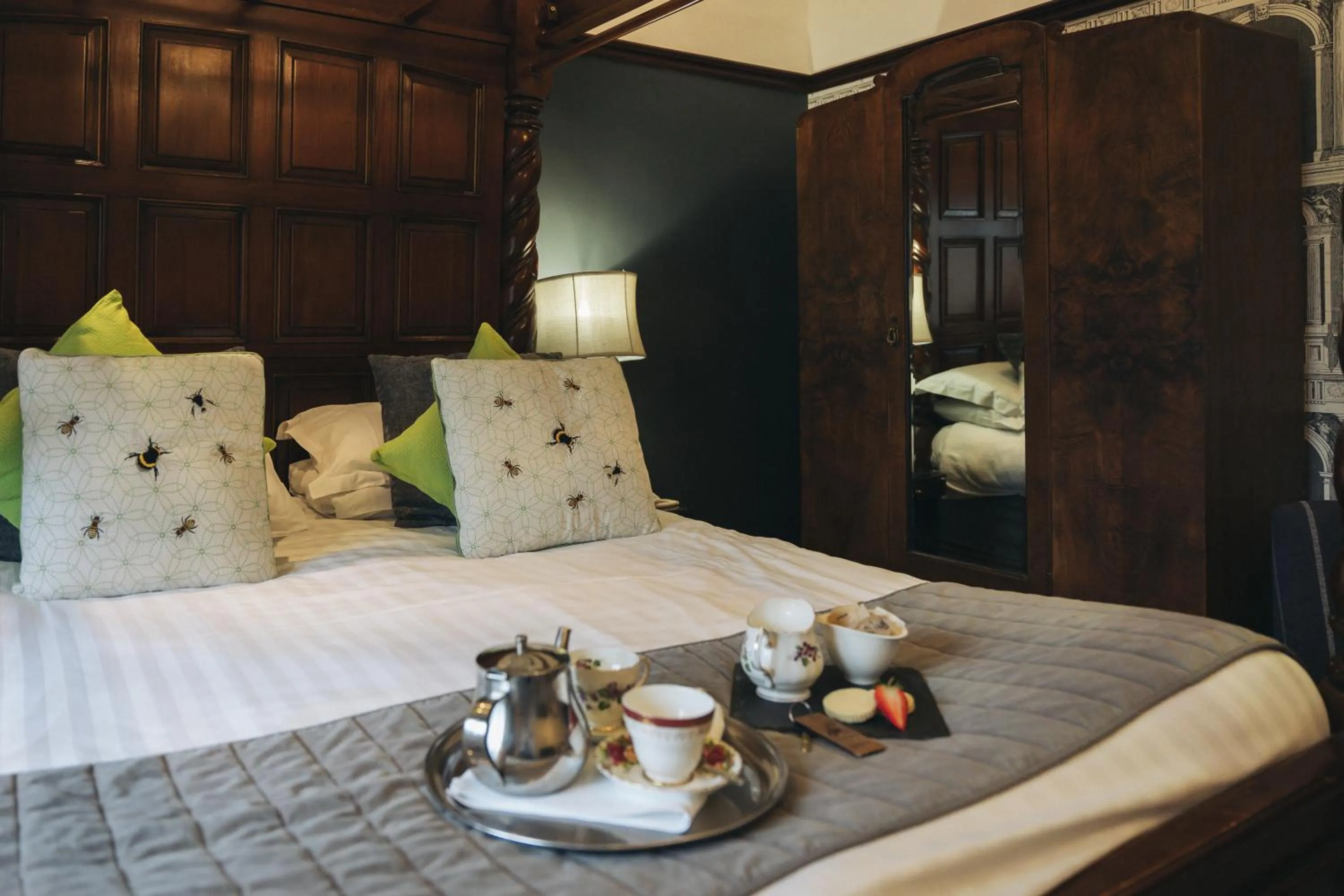 Bed in Broadoaks Boutique Country House