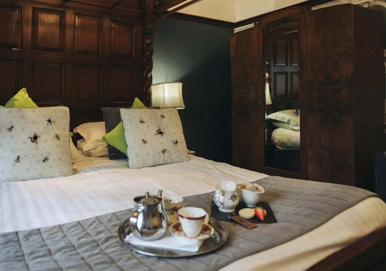 Bed in Broadoaks Boutique Country House