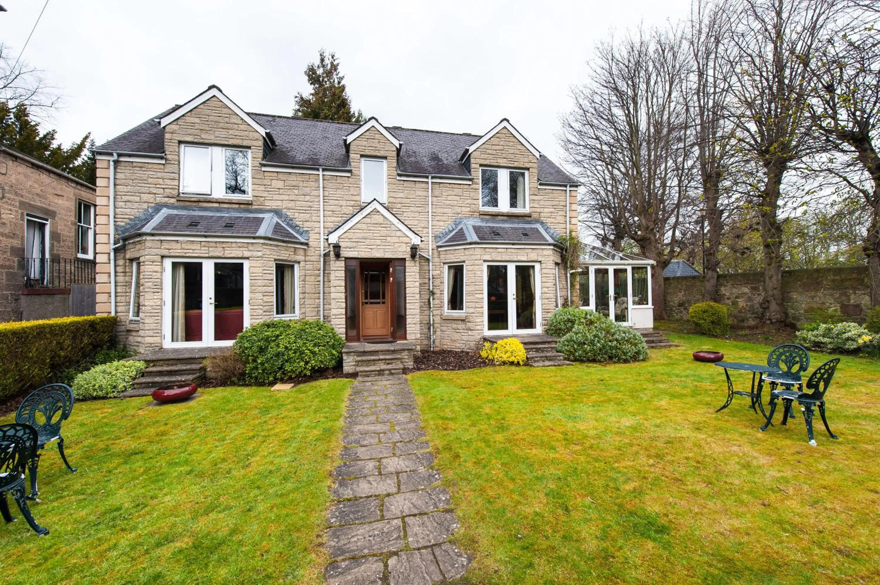 Facade/entrance in Kildonan Lodge Hotel