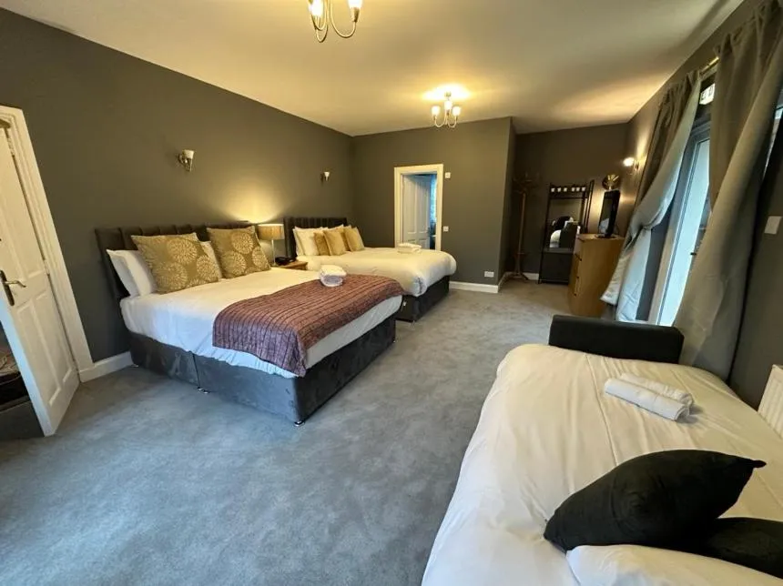 Photo of the whole room, Bed in Kildonan Lodge Hotel
