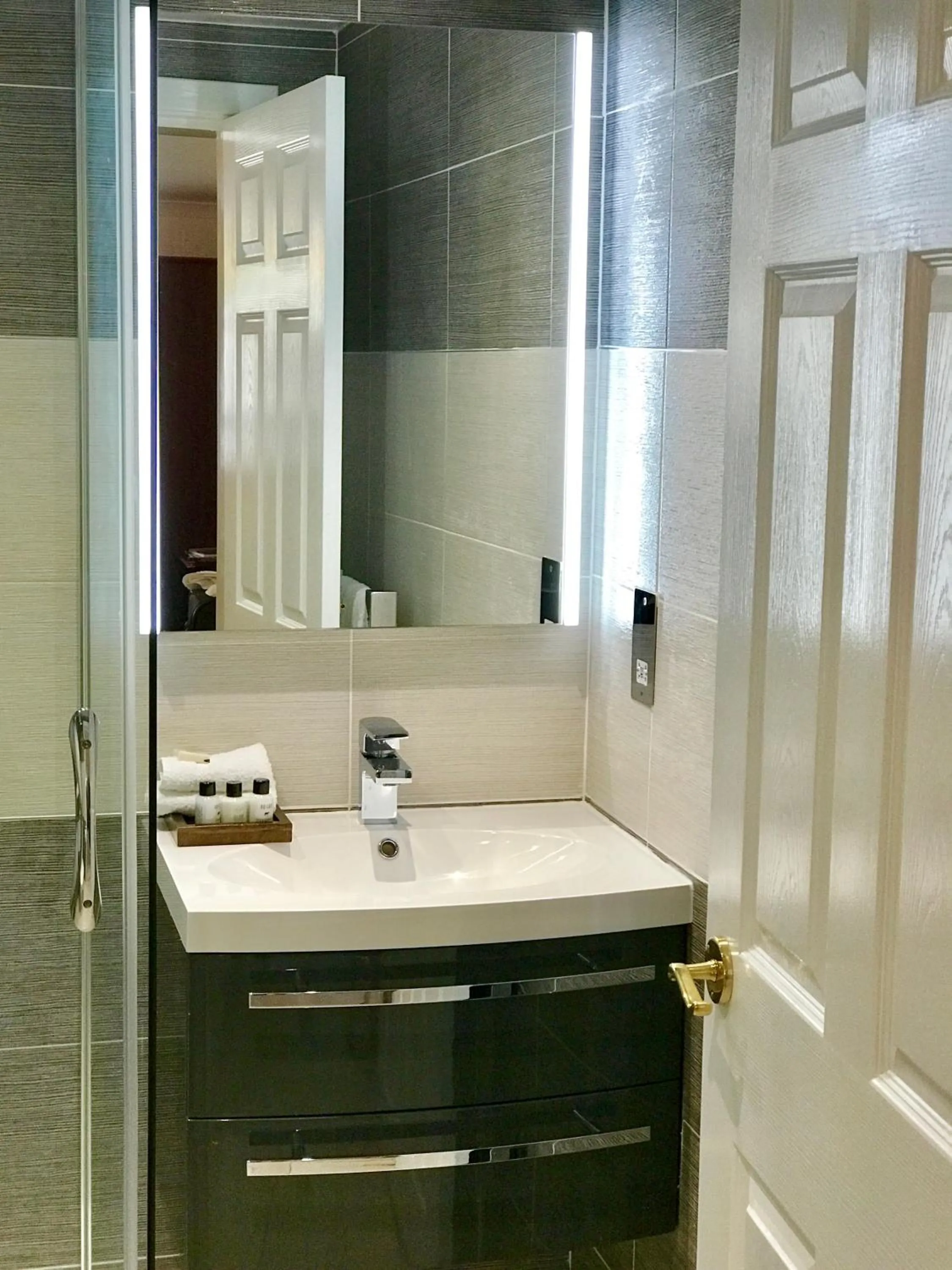 Bathroom in Kildonan Lodge Hotel