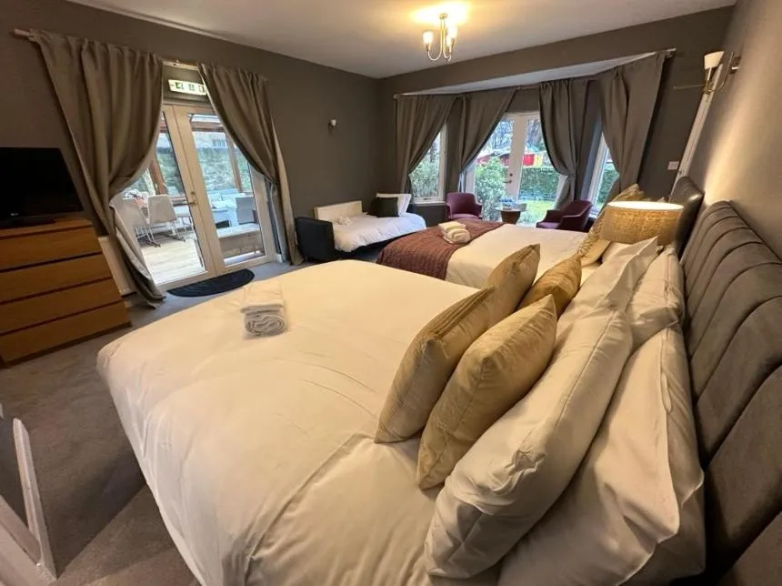 Photo of the whole room, Bed in Kildonan Lodge Hotel