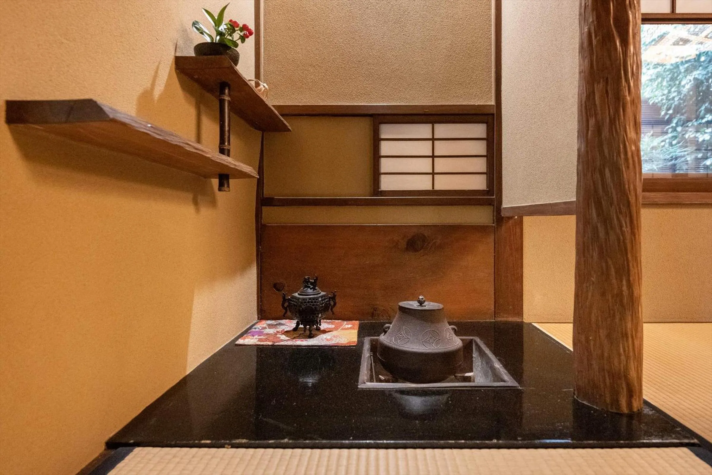 Living room in Jinya Ryokan