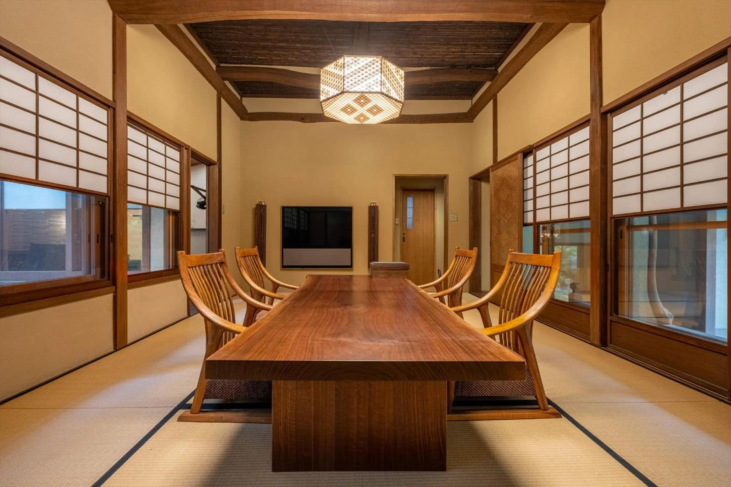 TV and multimedia in Jinya Ryokan