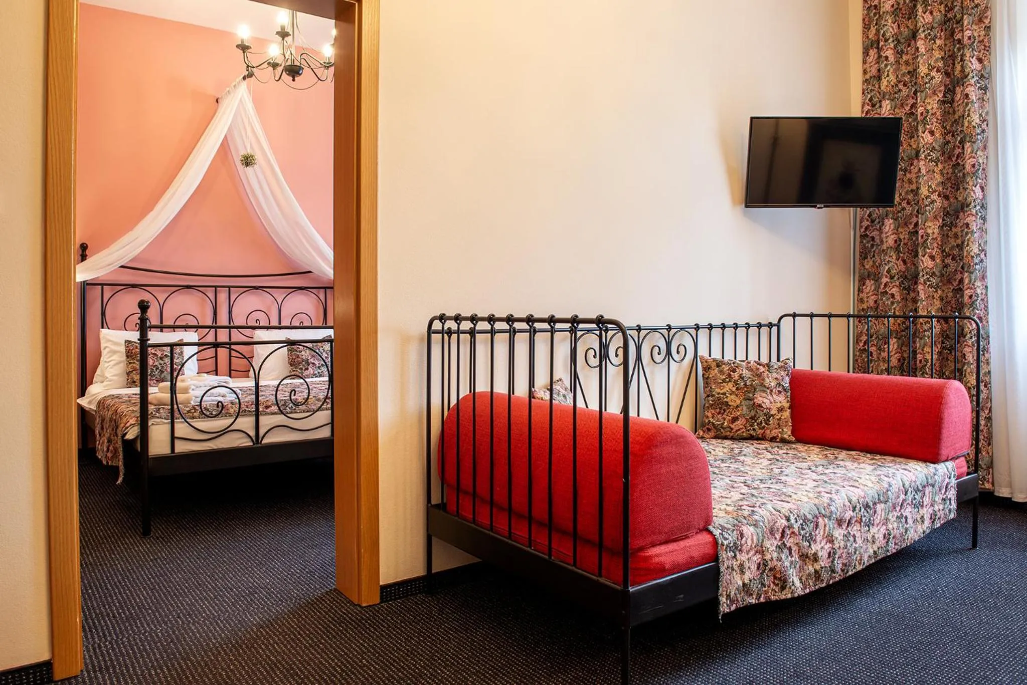 Bed in Residence Hattrick