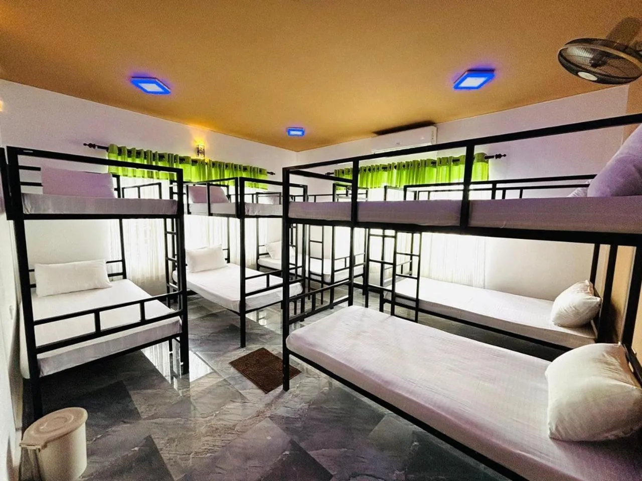 Bunk Bed in Male Dormitory Room  in Havelock City Hostel, Colombo