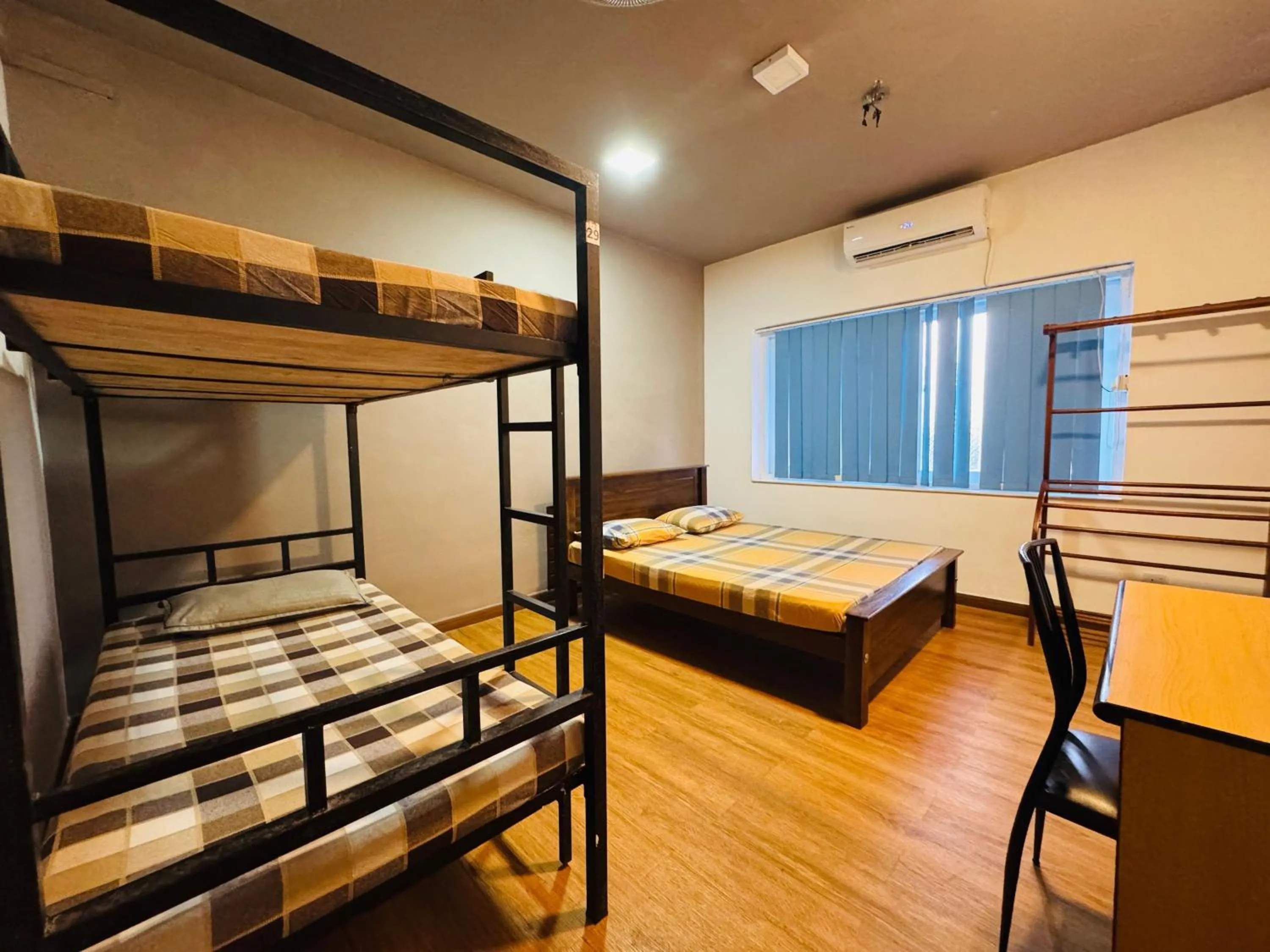 Family Room with Shared Bathroom - single occupancy in Havelock City Hostel, Colombo