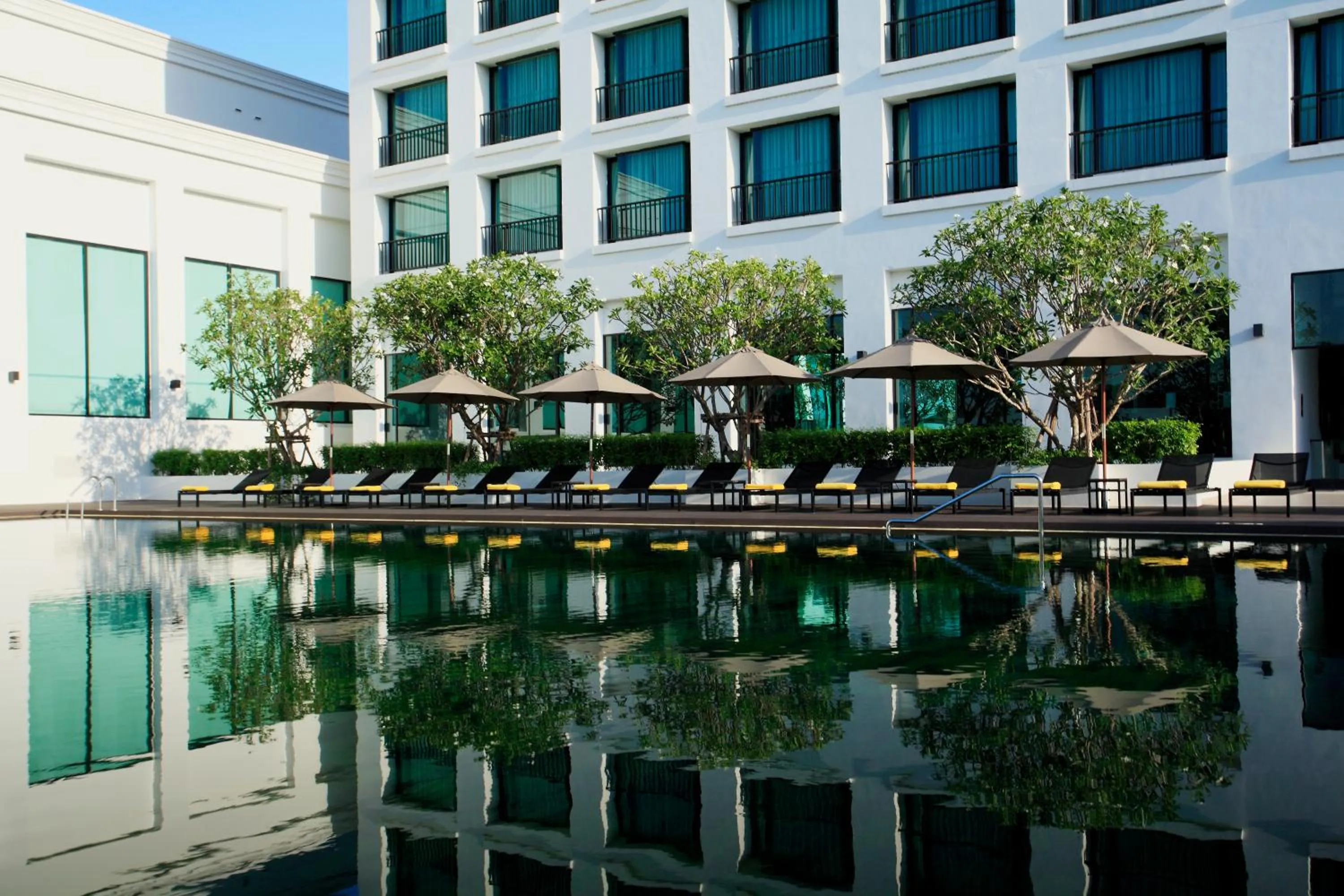 Swimming pool in Avani Khon Kaen Hotel & Convention Centre