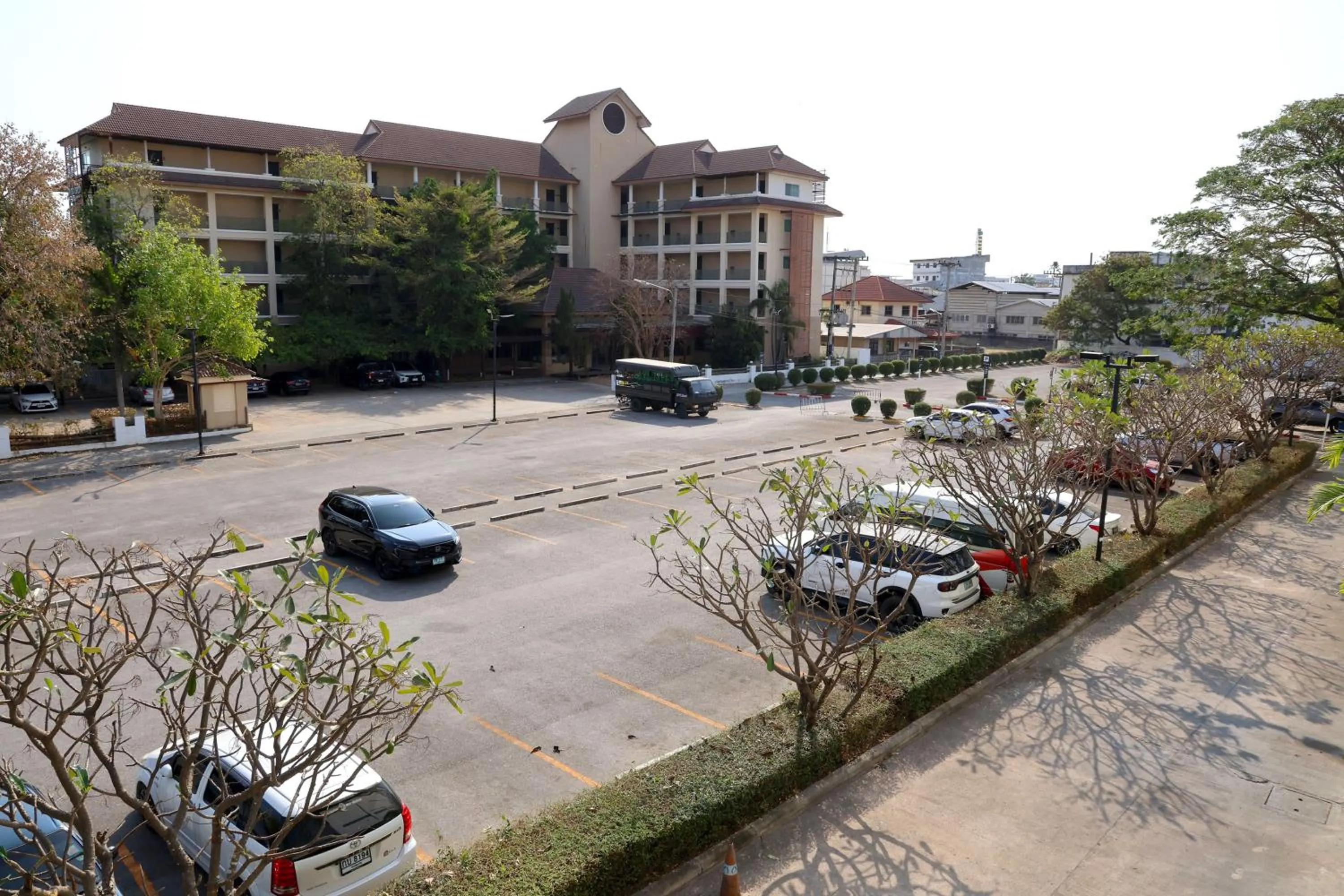 Parking in Avani Khon Kaen Hotel & Convention Centre