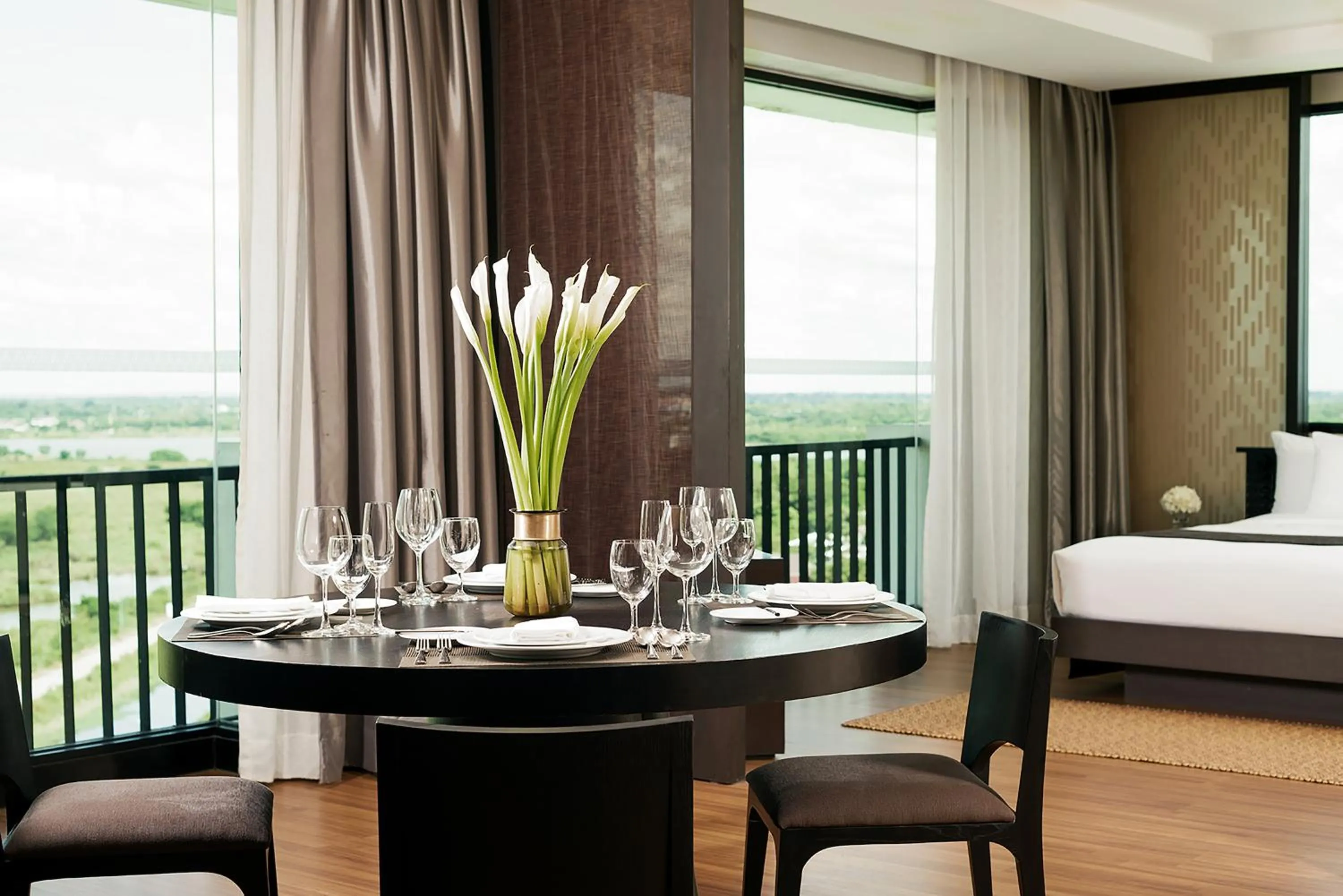 Living room, Bed in Avani Khon Kaen Hotel & Convention Centre