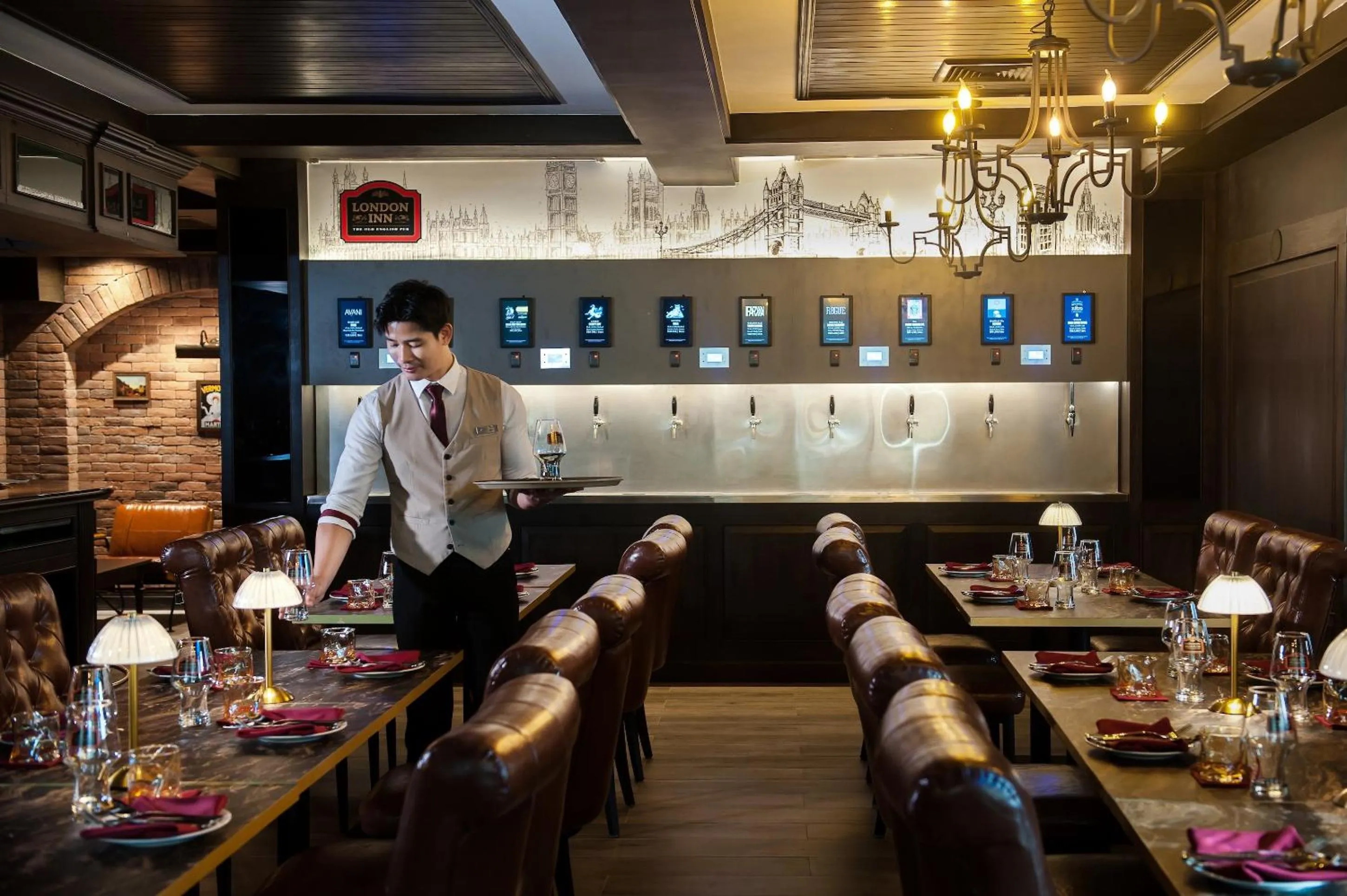 Lounge or bar in Avani Khon Kaen Hotel & Convention Centre