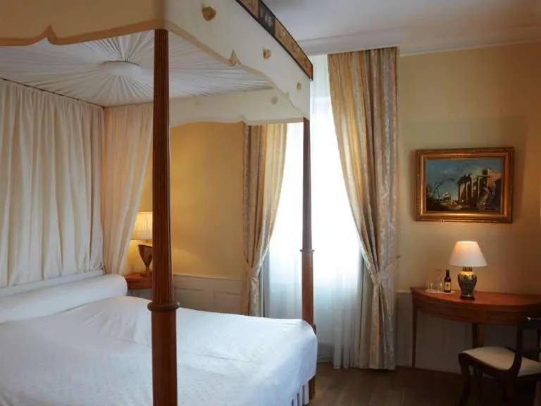 Bed in Hotel Snorrenburg GmbH