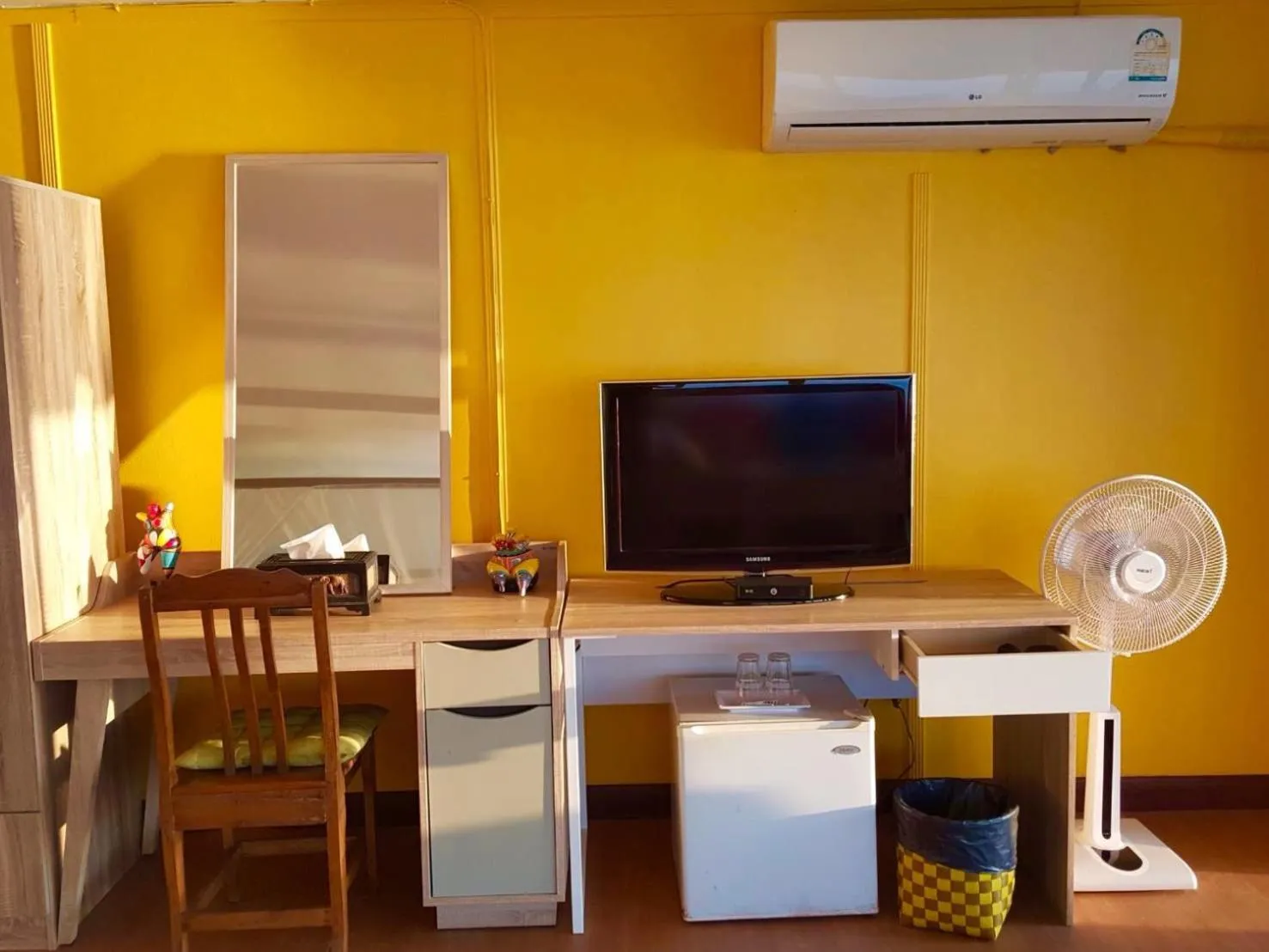 TV and multimedia in Lareena Resort Koh Larn Pattaya