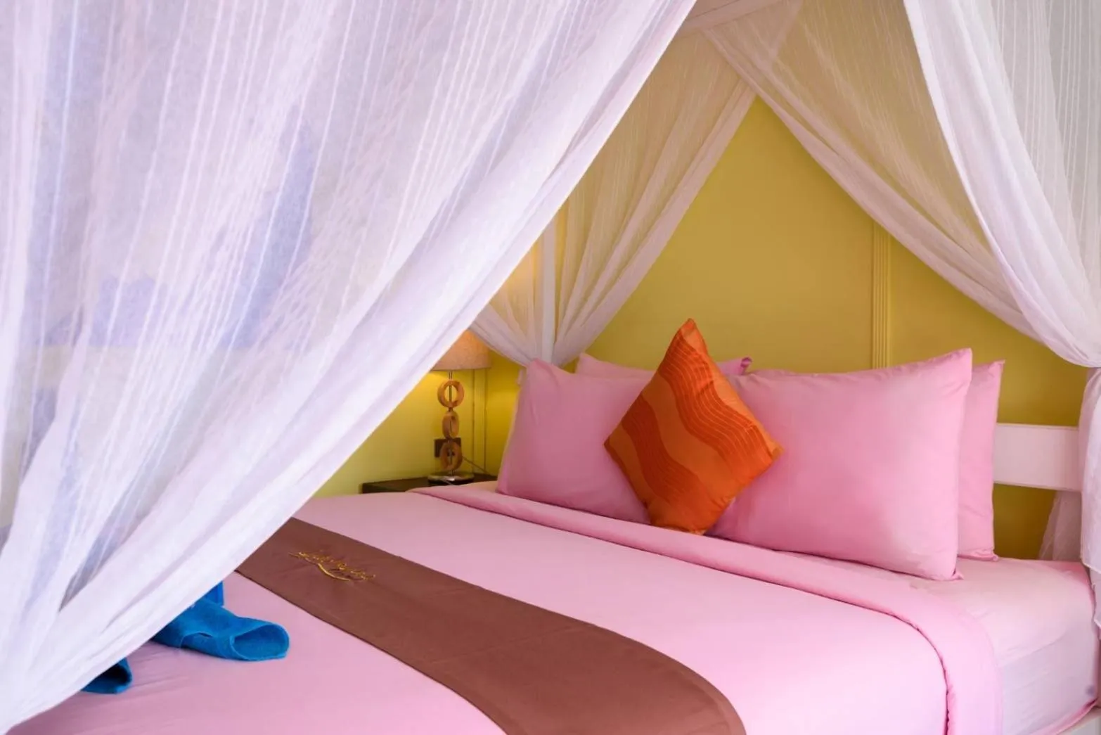 Bed in Lareena Resort Koh Larn Pattaya