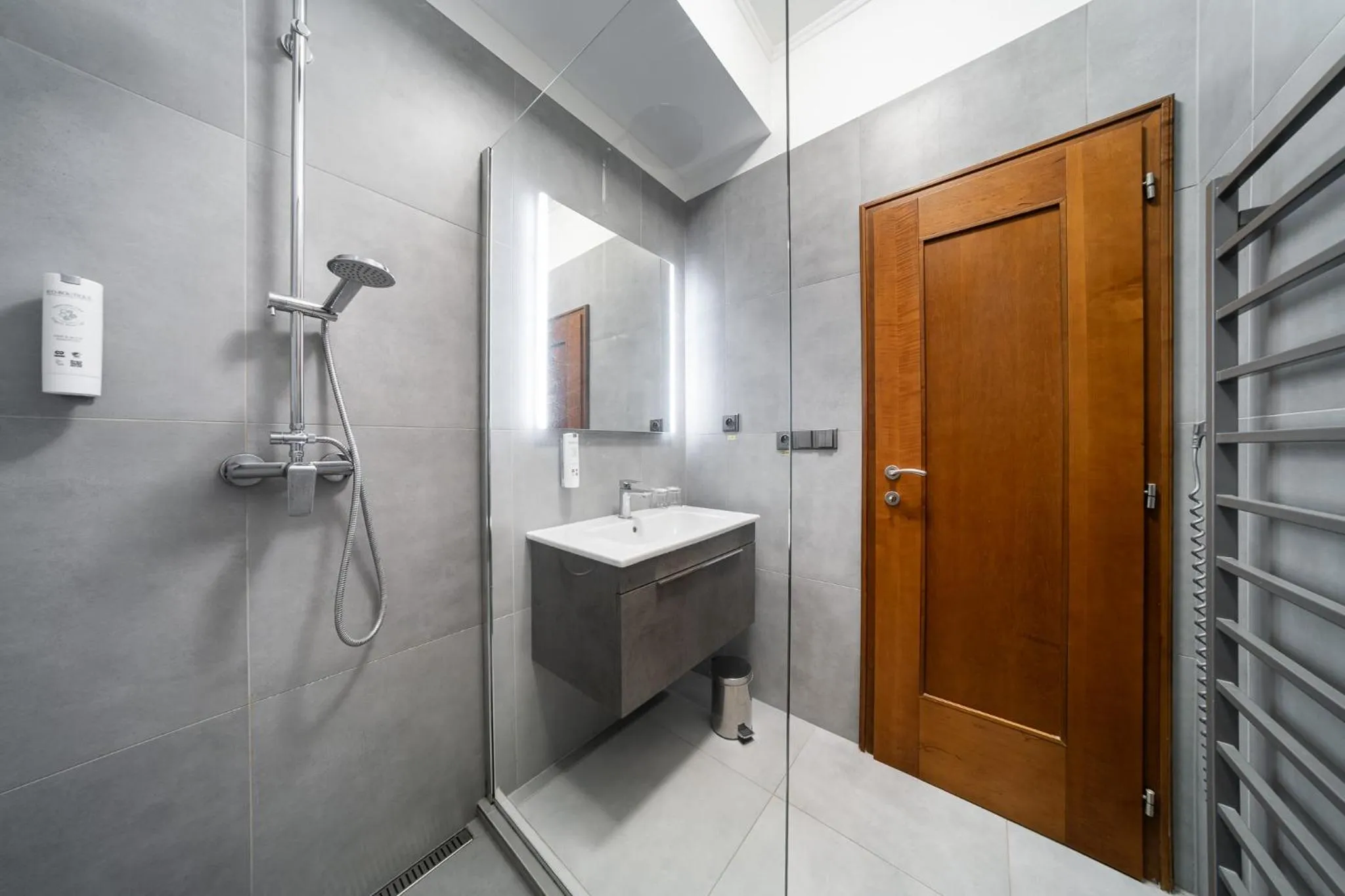 Shower in April hotel Panorama