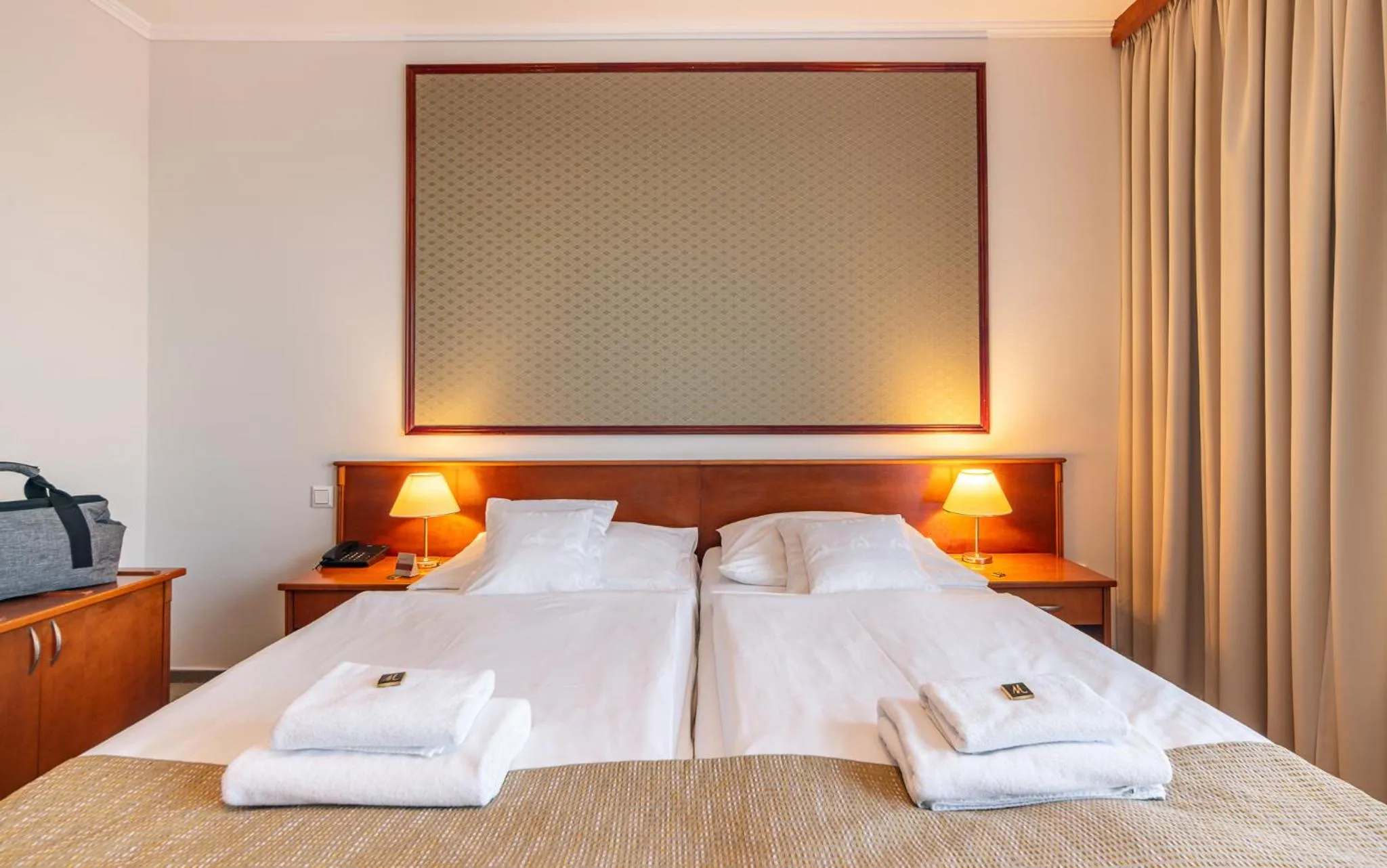 Bed in April hotel Panorama