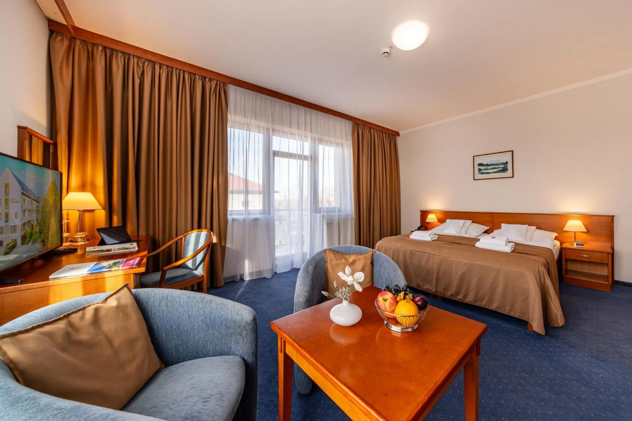 Bed in April hotel Panorama