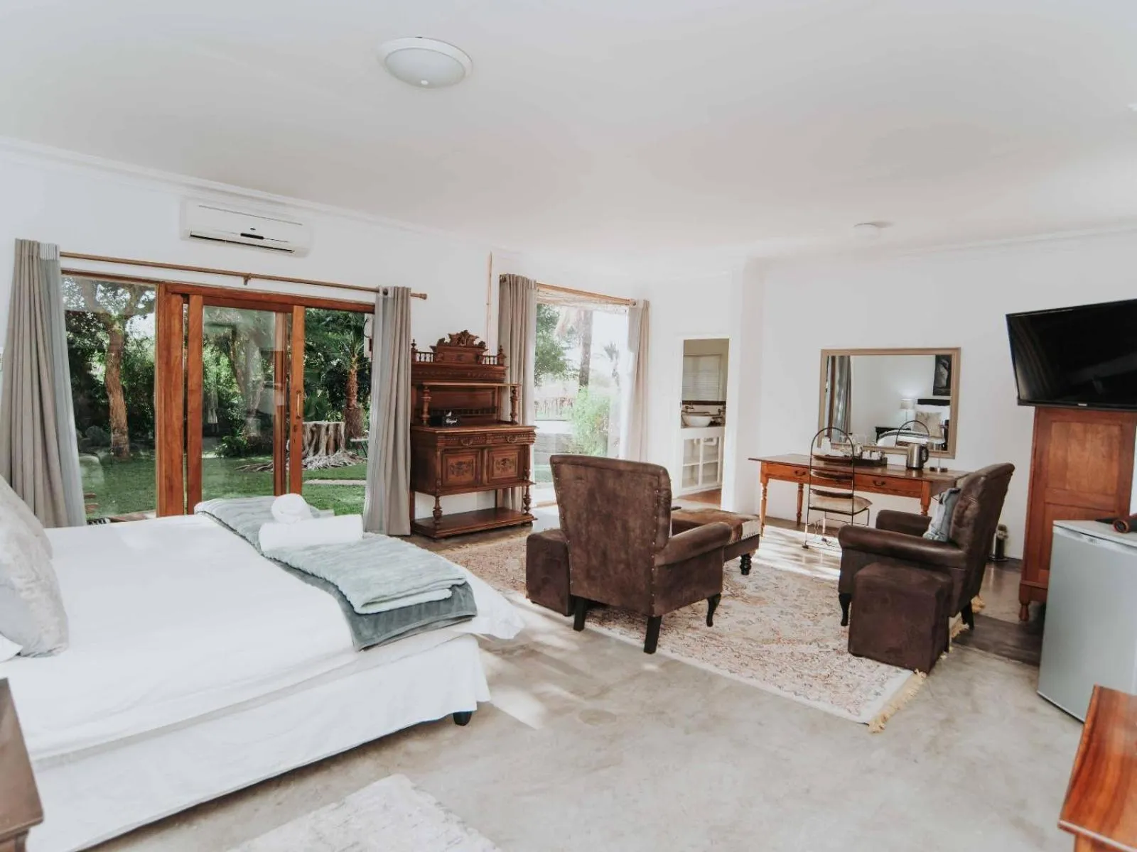 Photo of the whole room in Upington African Vineyard Boutique Hotel & SPA