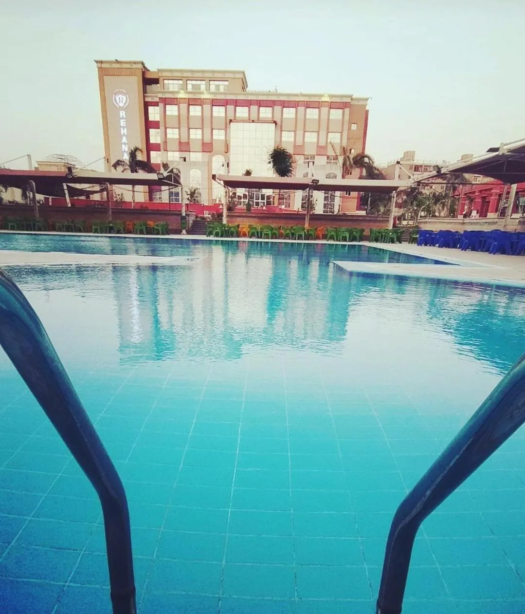 Swimming pool in Rehana Plaza Hotel