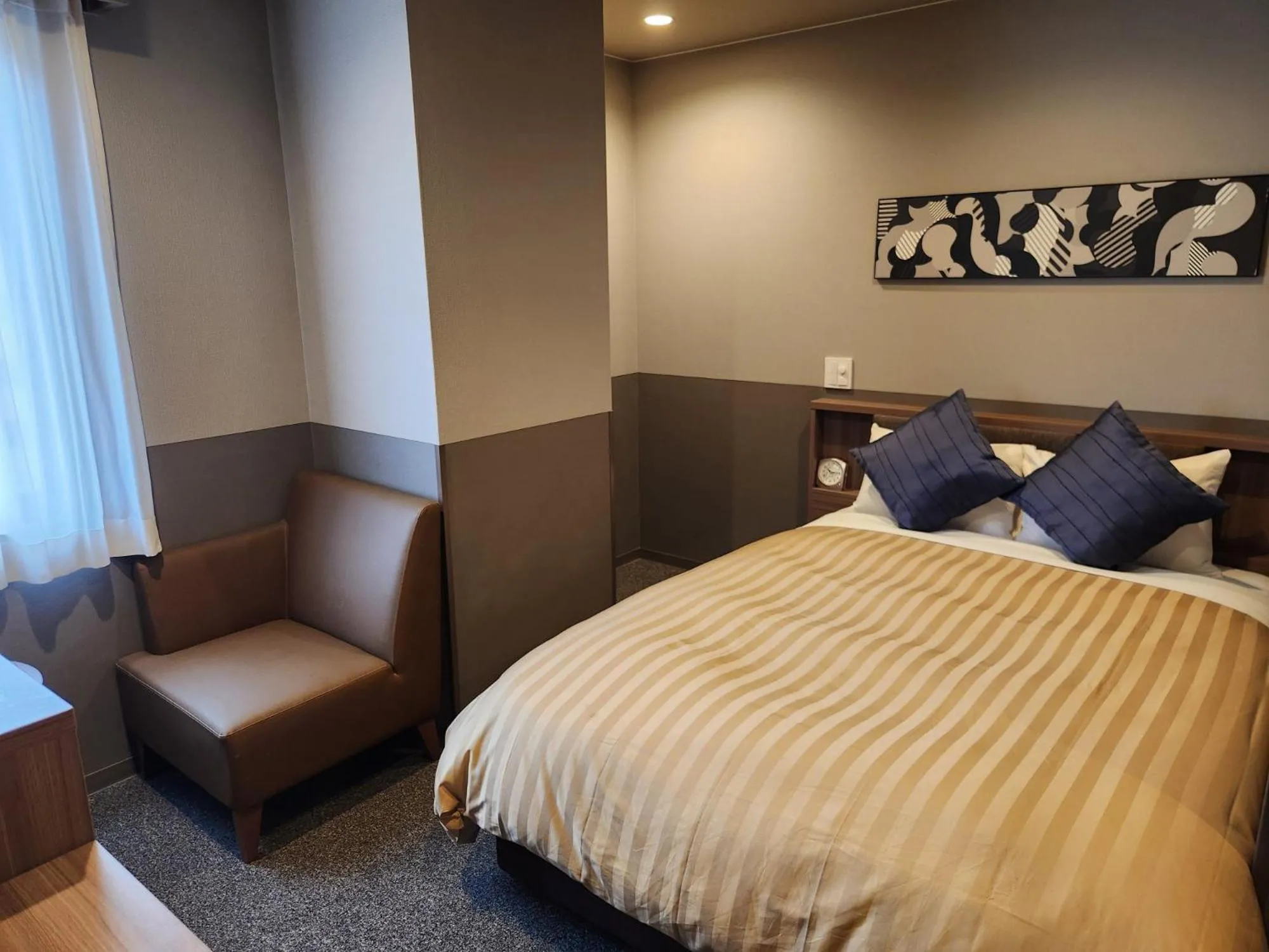 Photo of the whole room, Bed in Sun Royal Kawasaki