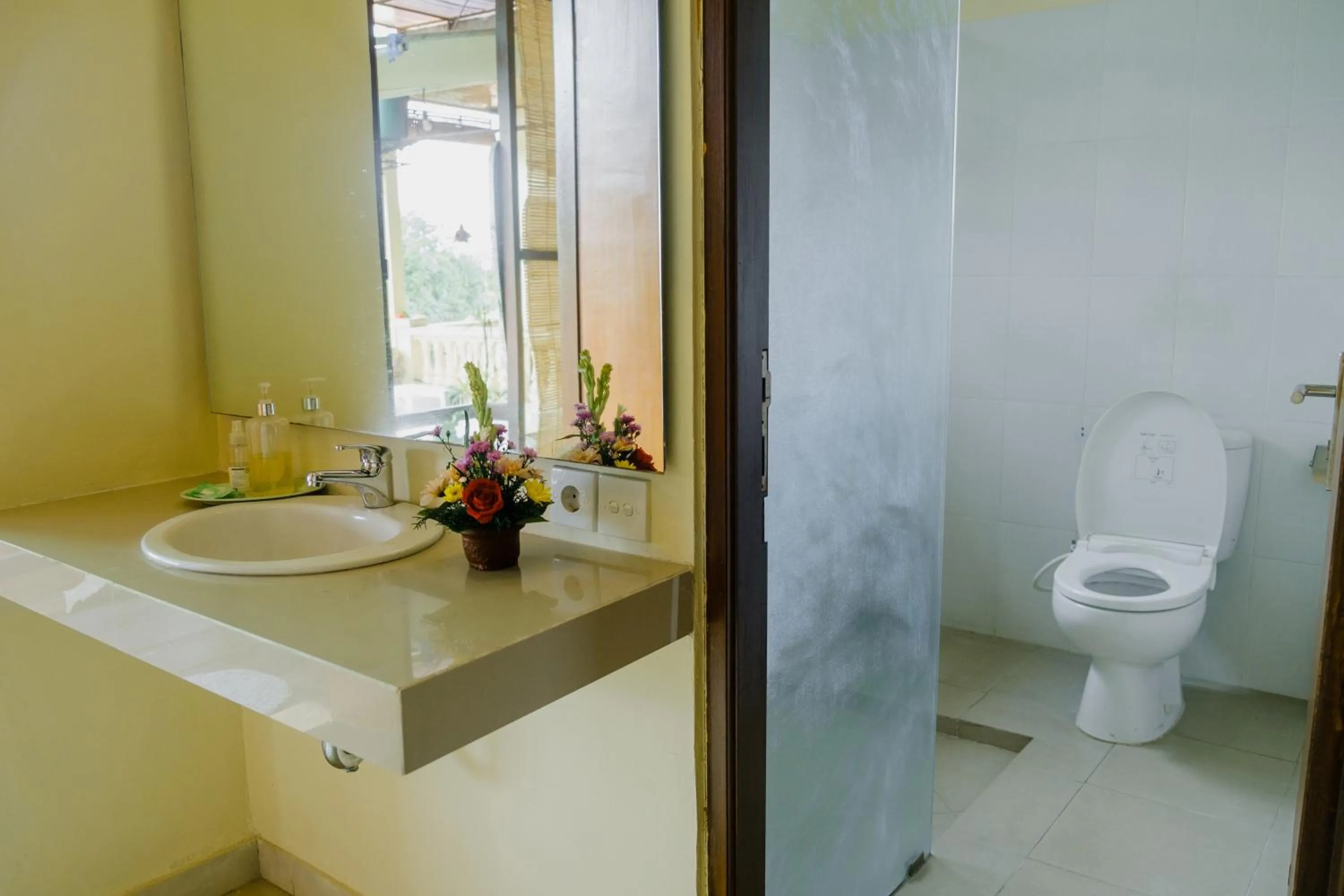 Bathroom in Desak Putu Putra Home Stay