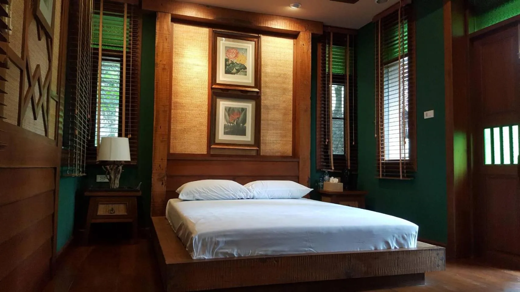 Bed in Vanilla hill (hill lodge)