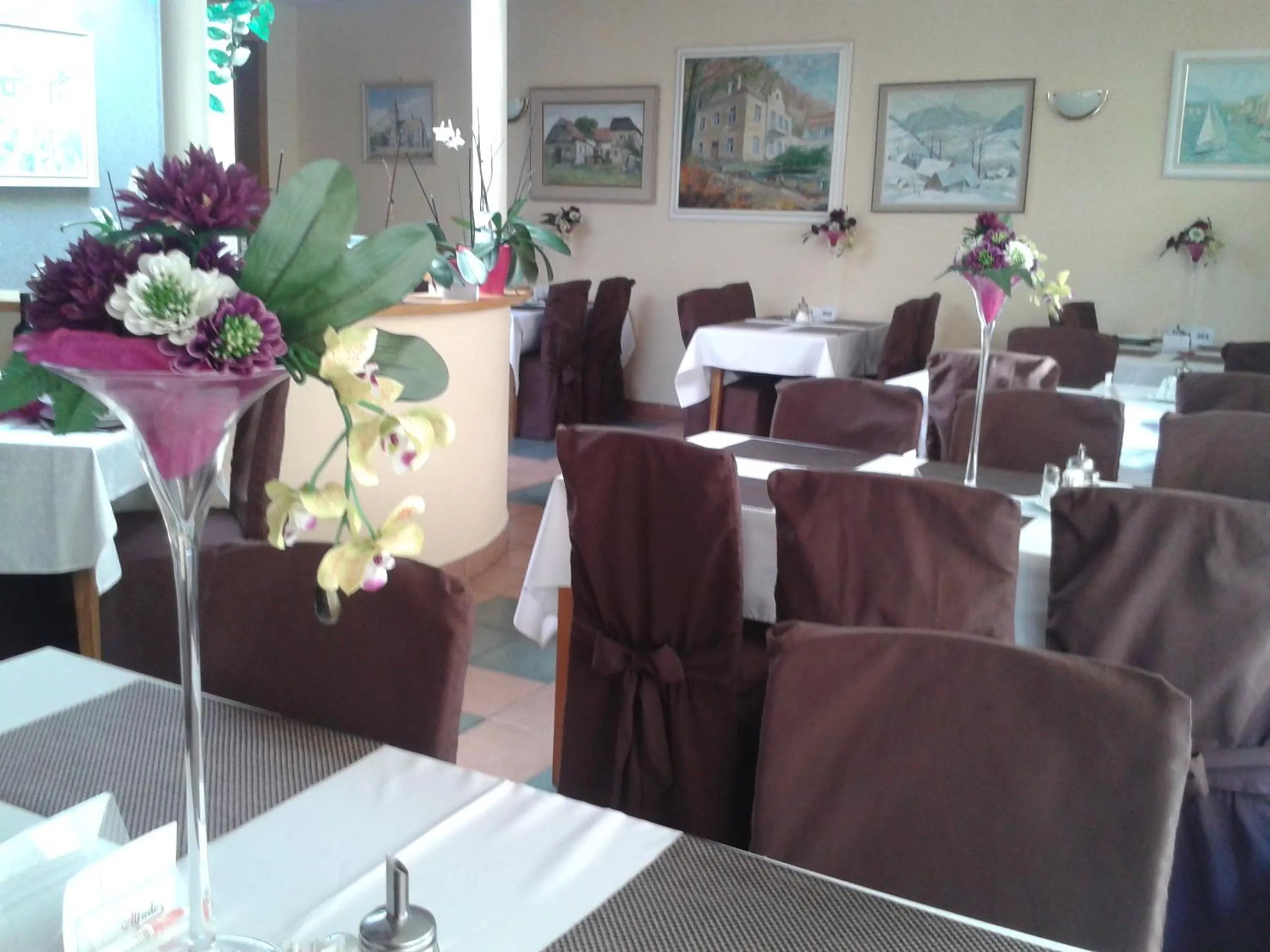 Restaurant/places to eat in Hotel Vila Anna