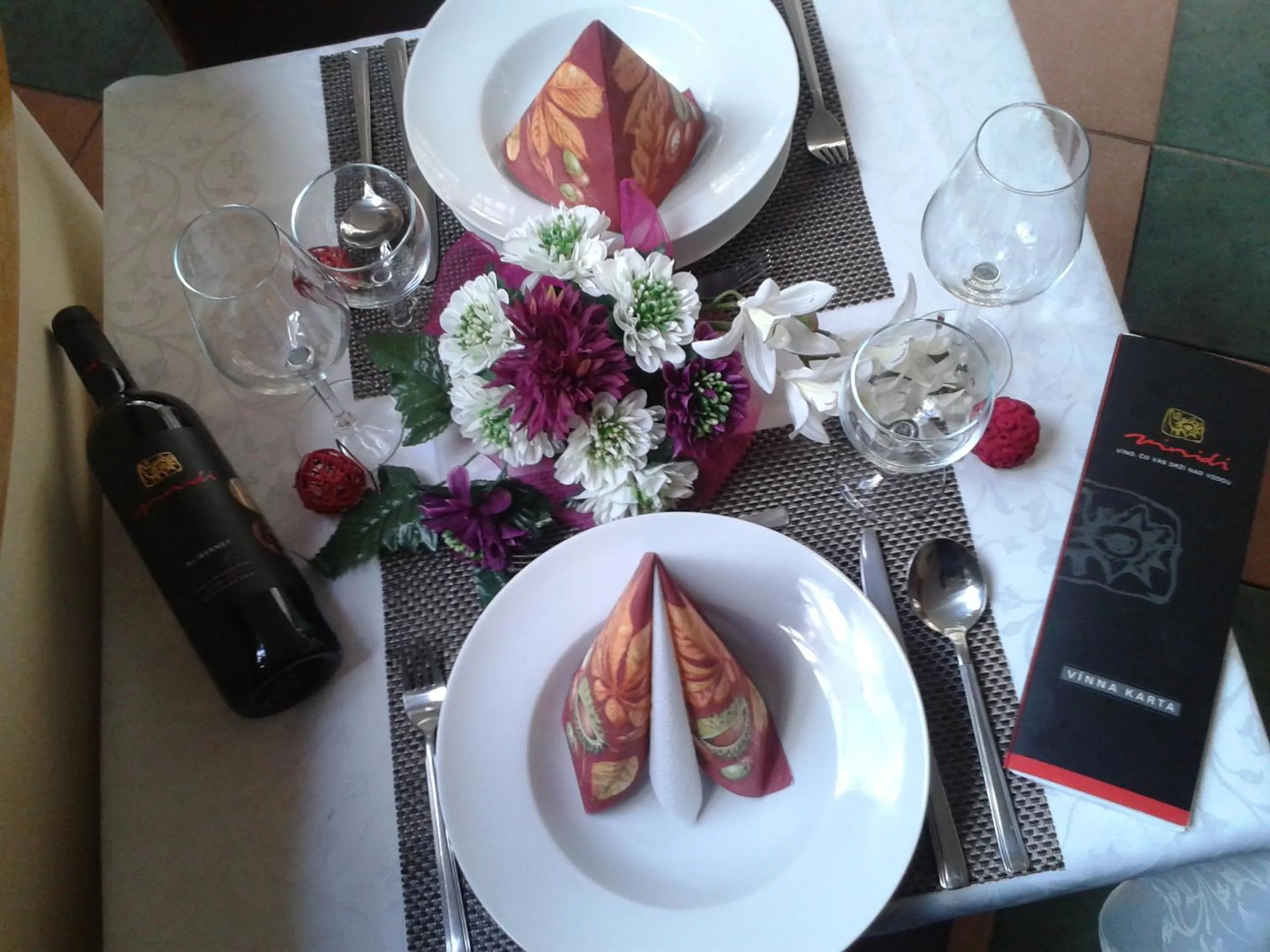 Restaurant/places to eat in Hotel Vila Anna