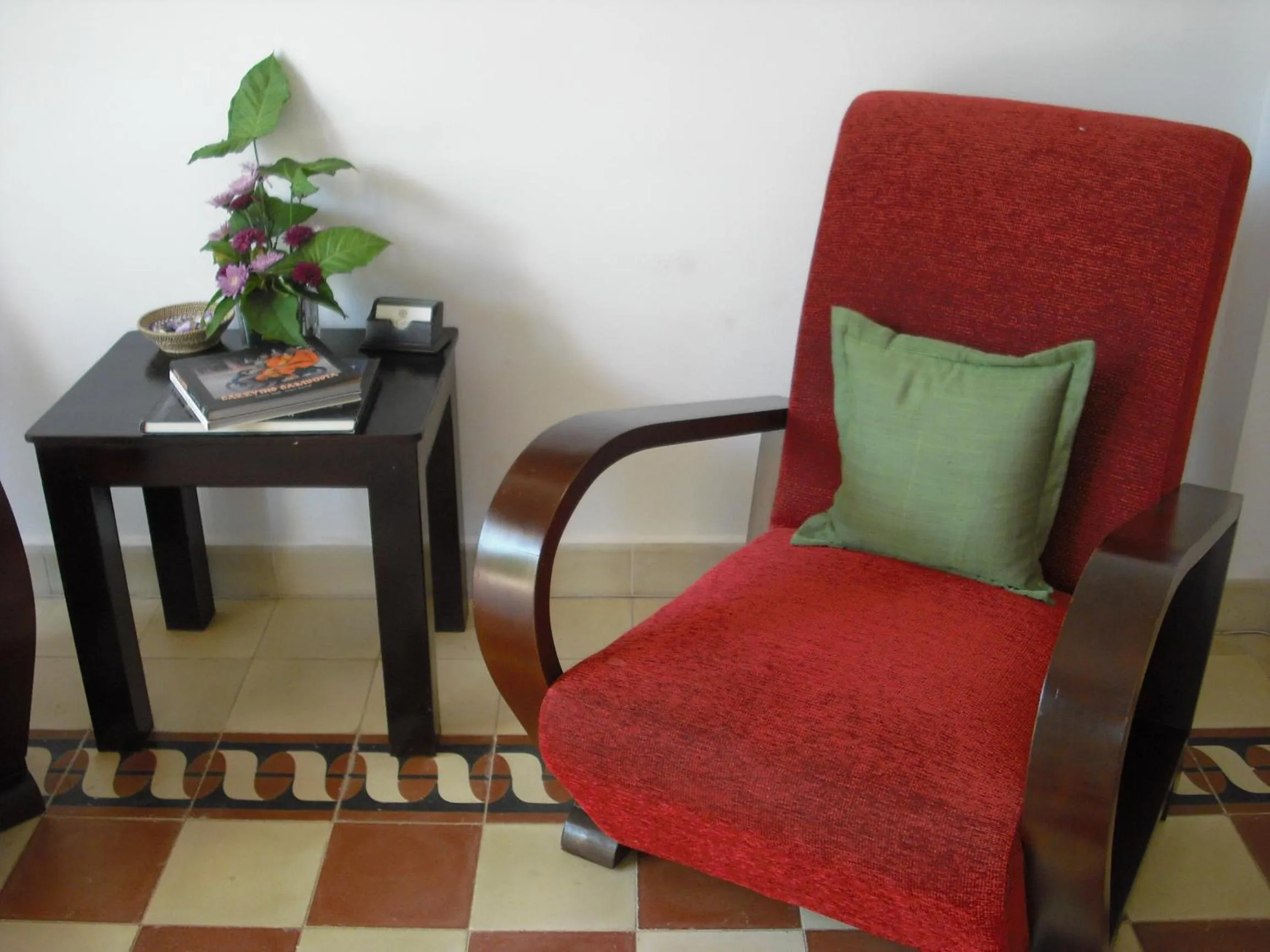 Decorative detail in The Columns