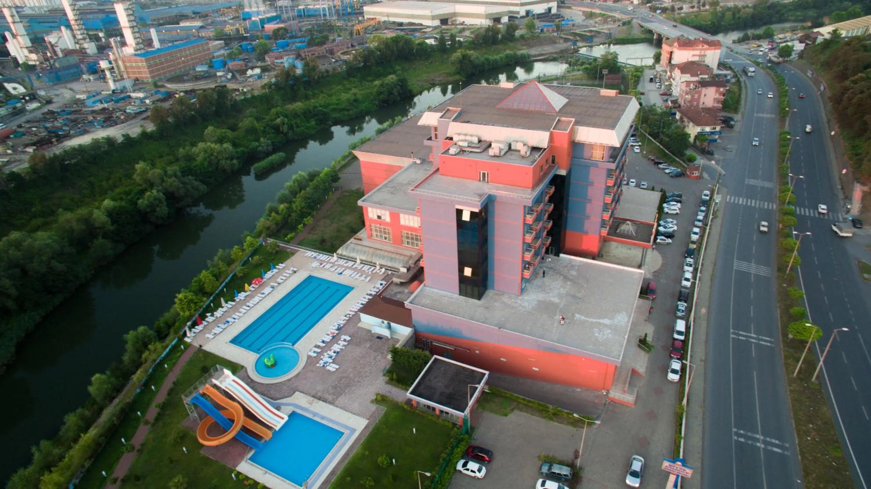 Swimming pool in Buyuk Anadolu Eregli Hotel