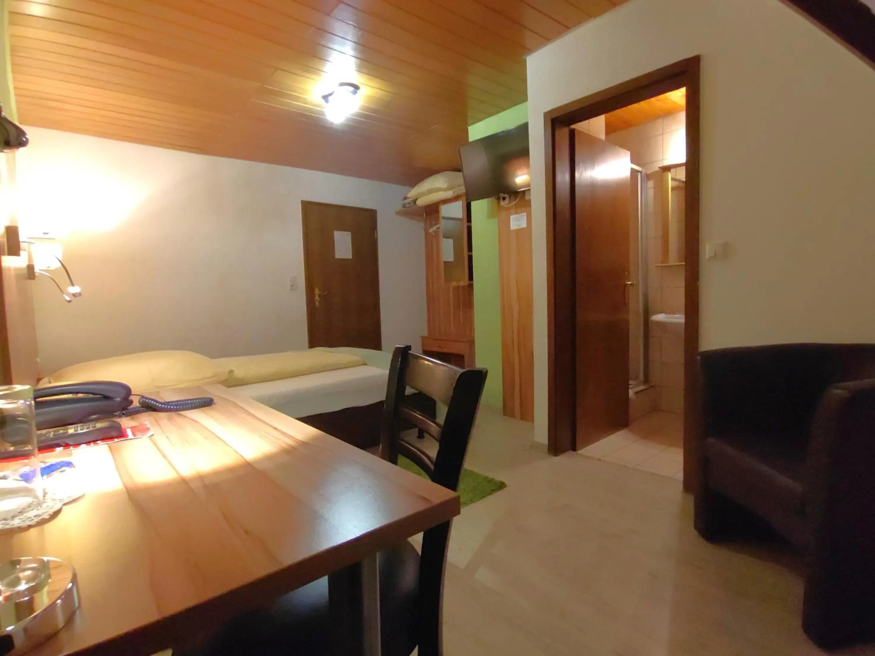 Photo of the whole room in Hotel Smart-Inn