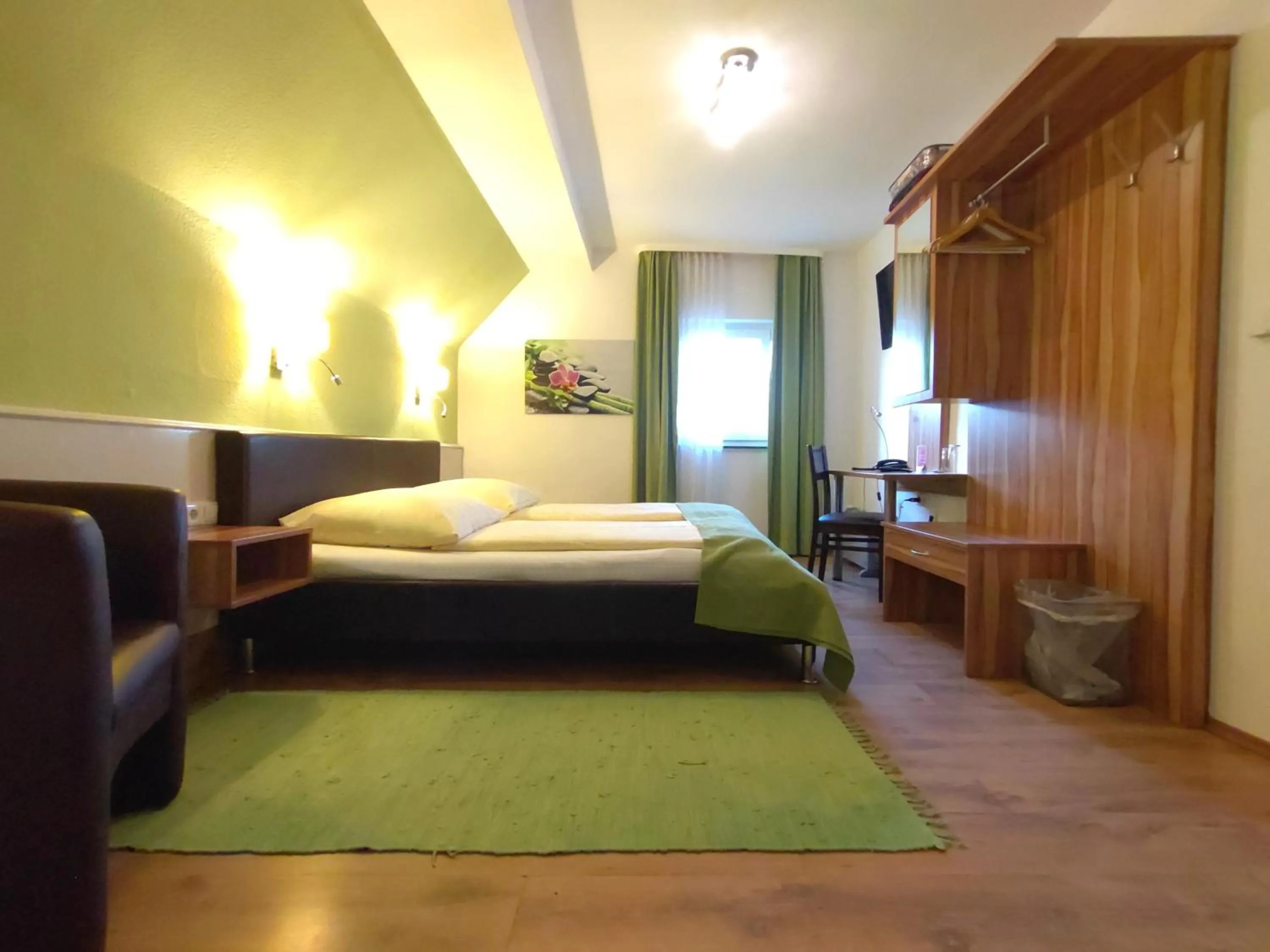 Photo of the whole room, Bed in Hotel Smart-Inn