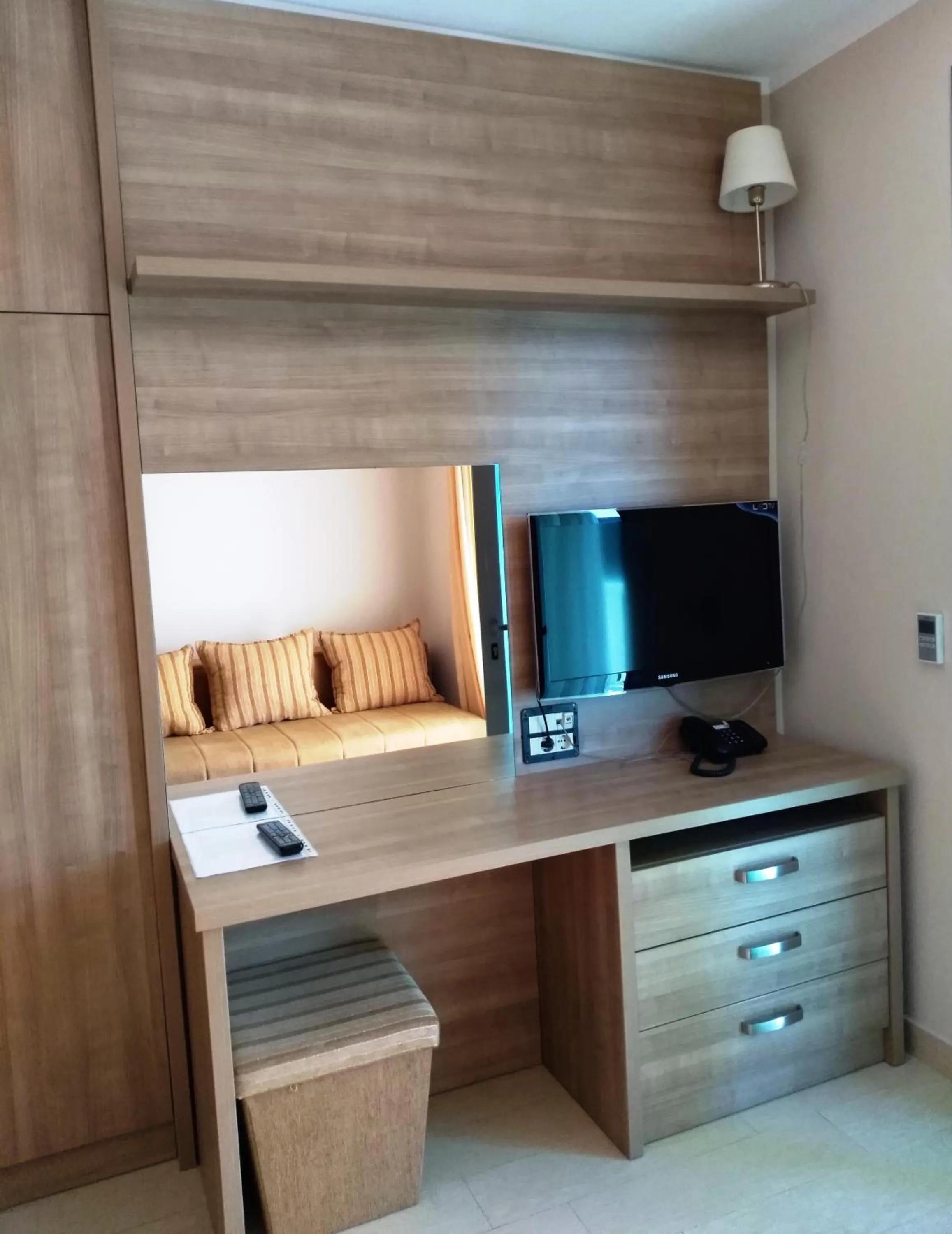 TV and multimedia in Vila V Lux Apartments
