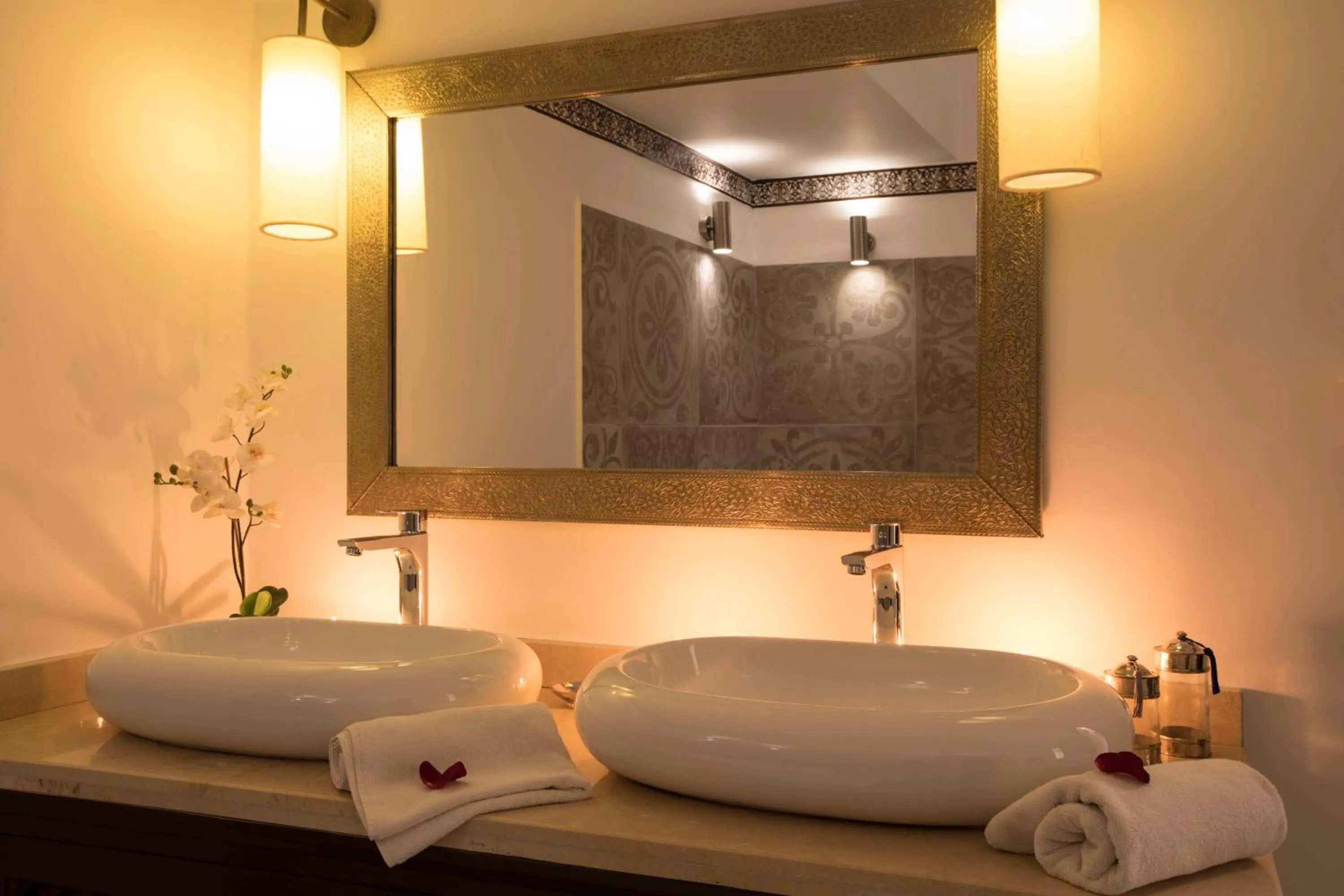 Bathroom in Riad Dar Alfarah