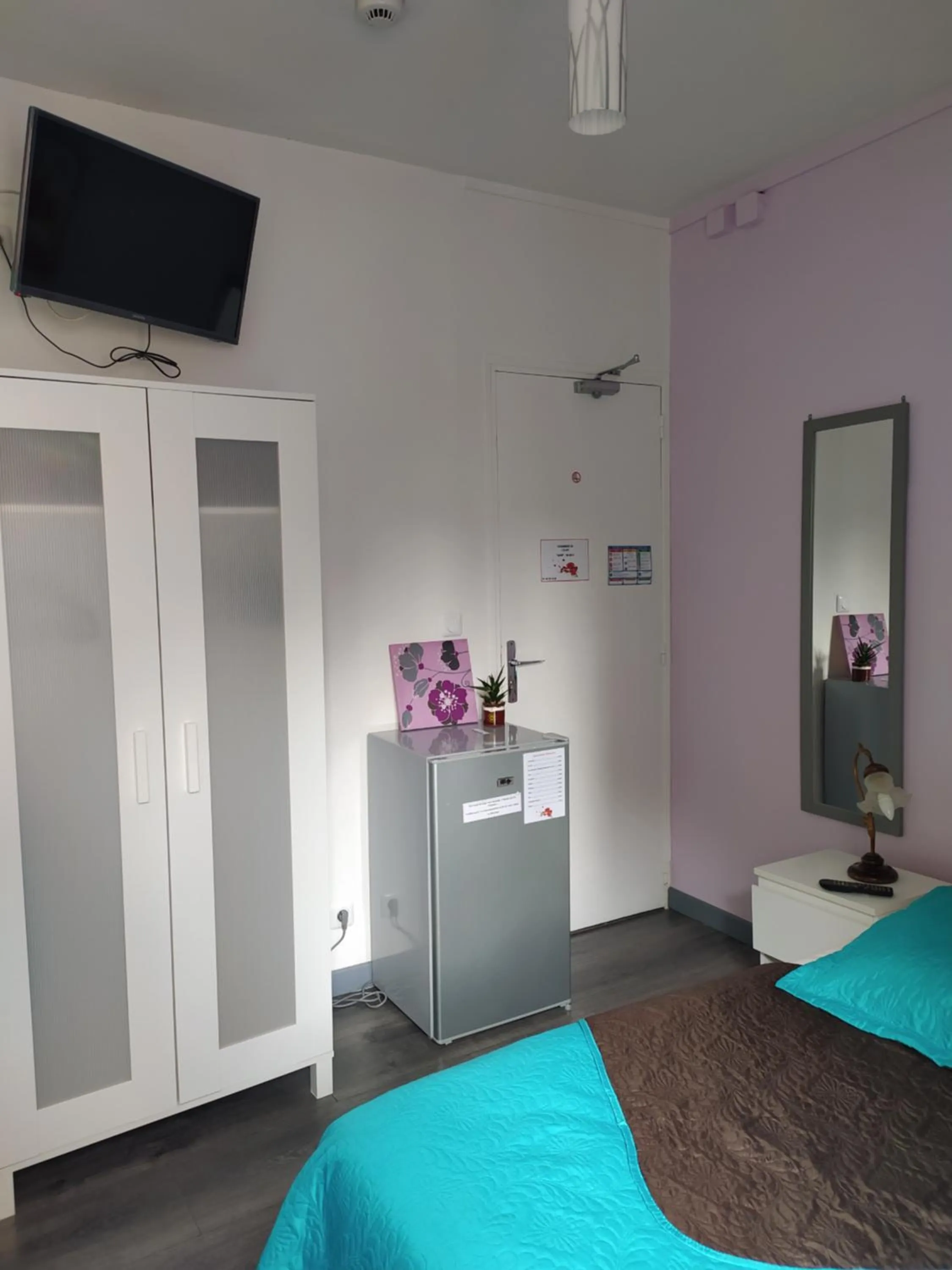 Bed in Les Coquelicots