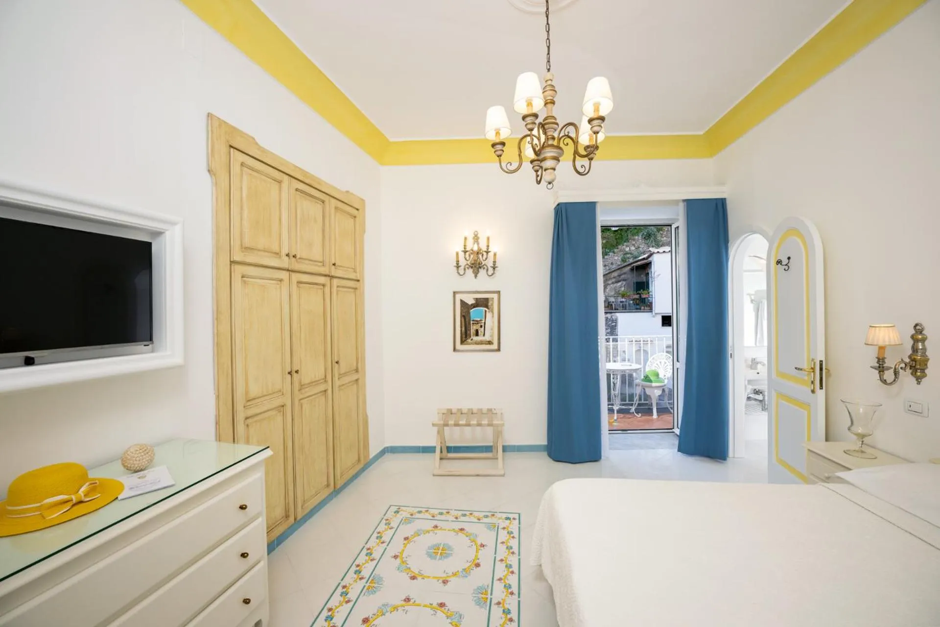 TV and multimedia, Bed in Villa Flavio Gioia