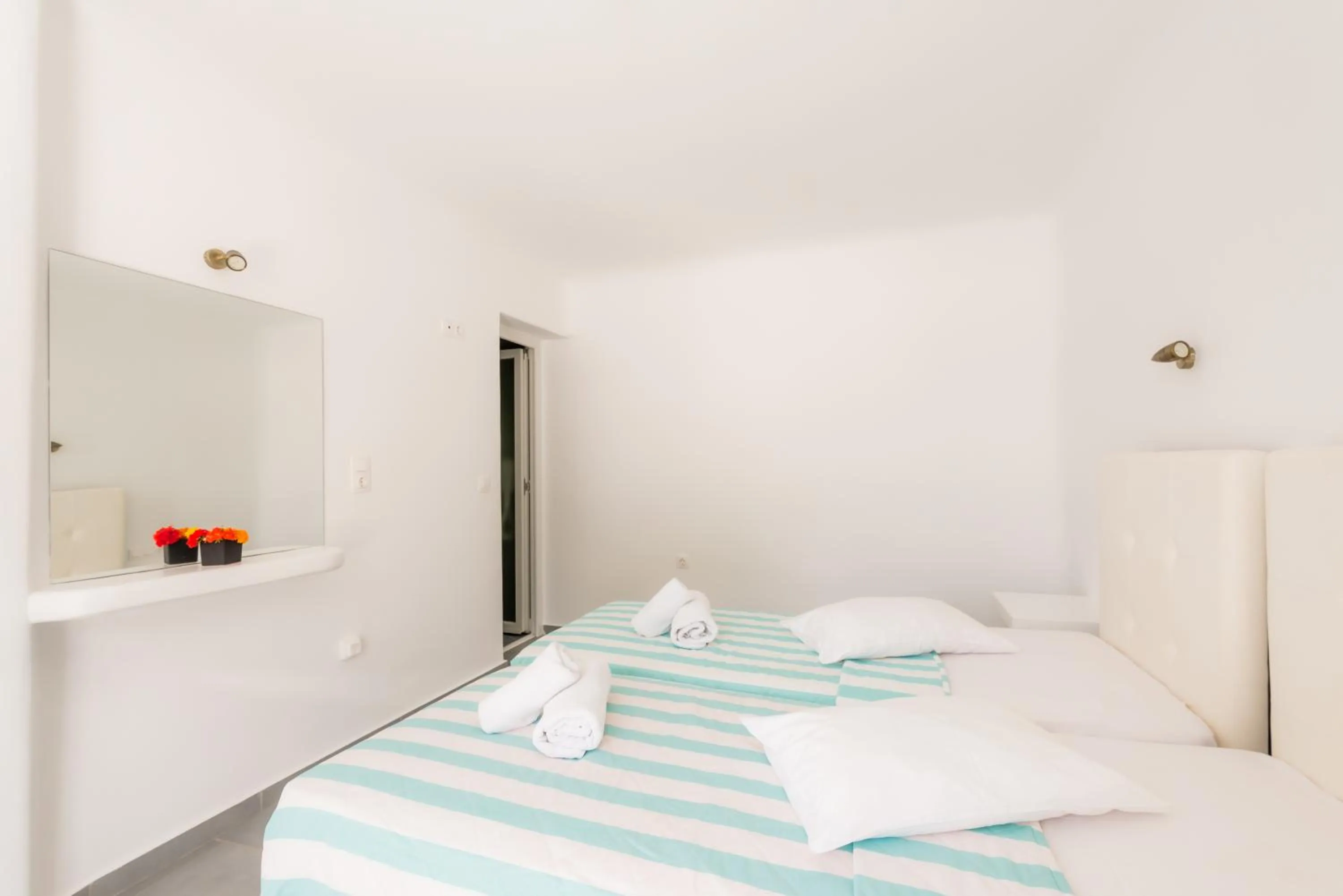 Photo of the whole room, Bed in Paradise Beach Resort