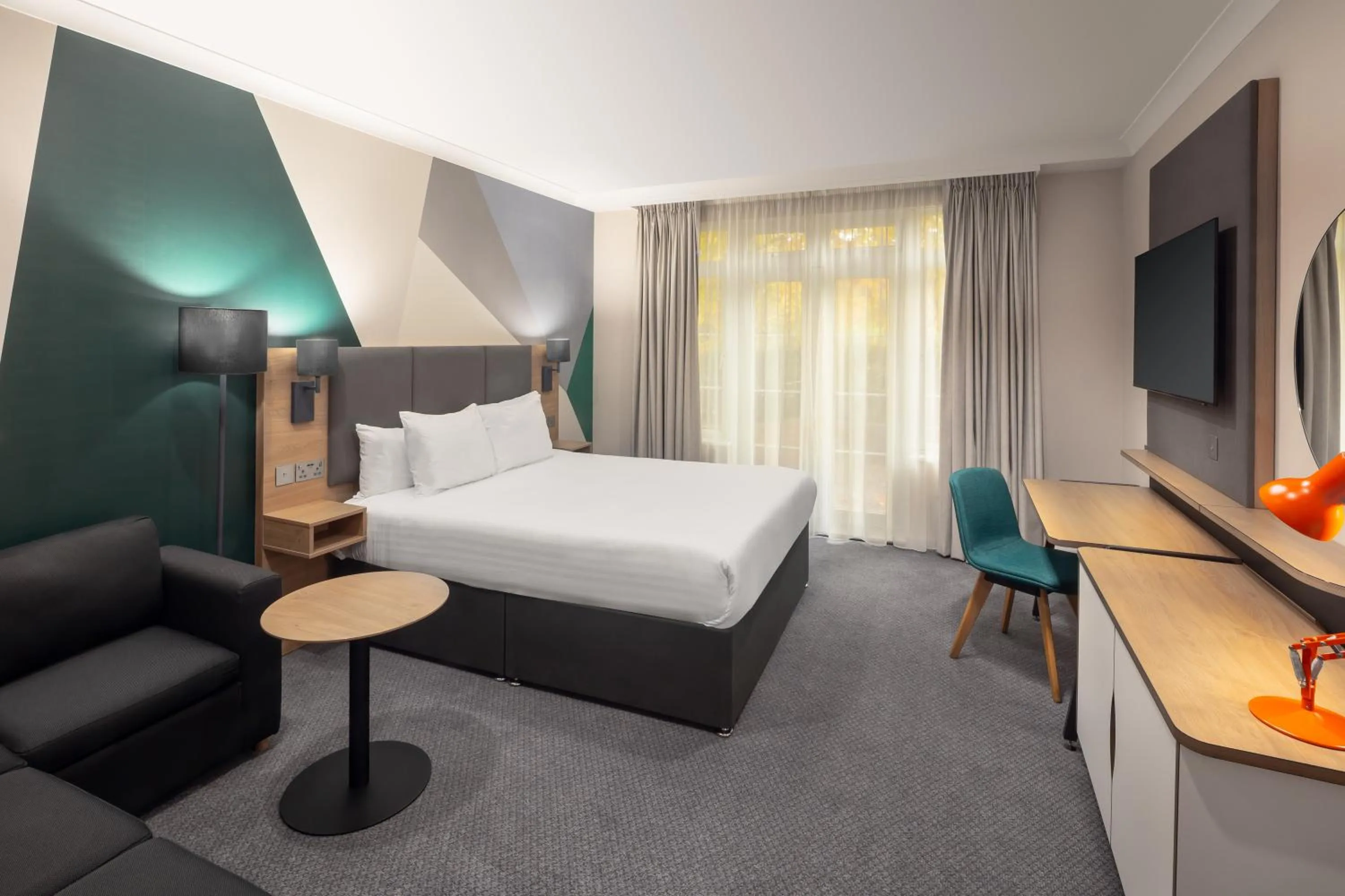 Bed in Holiday Inn Farnborough by IHG